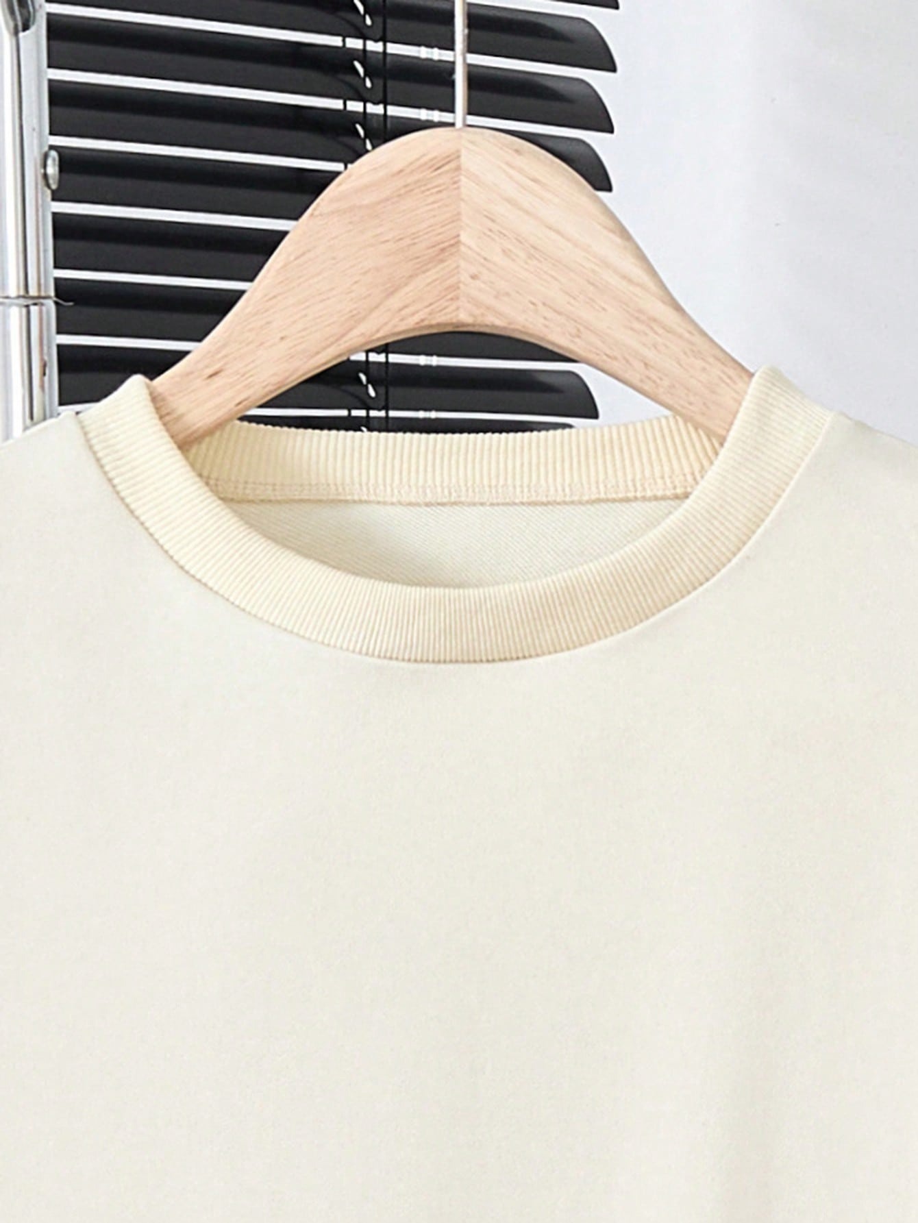  Teenage Girls' Hooded Sweatshirt