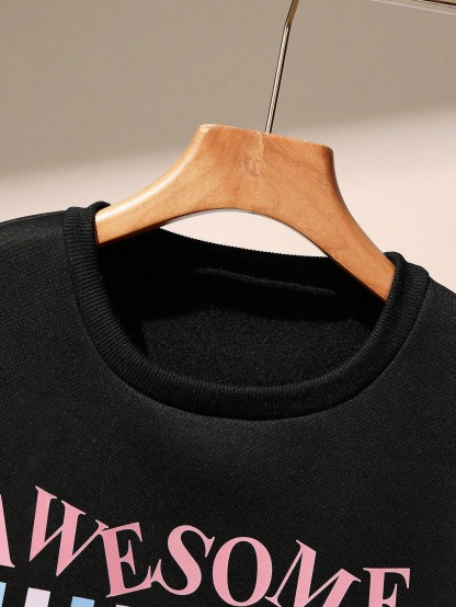  Teenage Girls' Hooded Sweatshirt