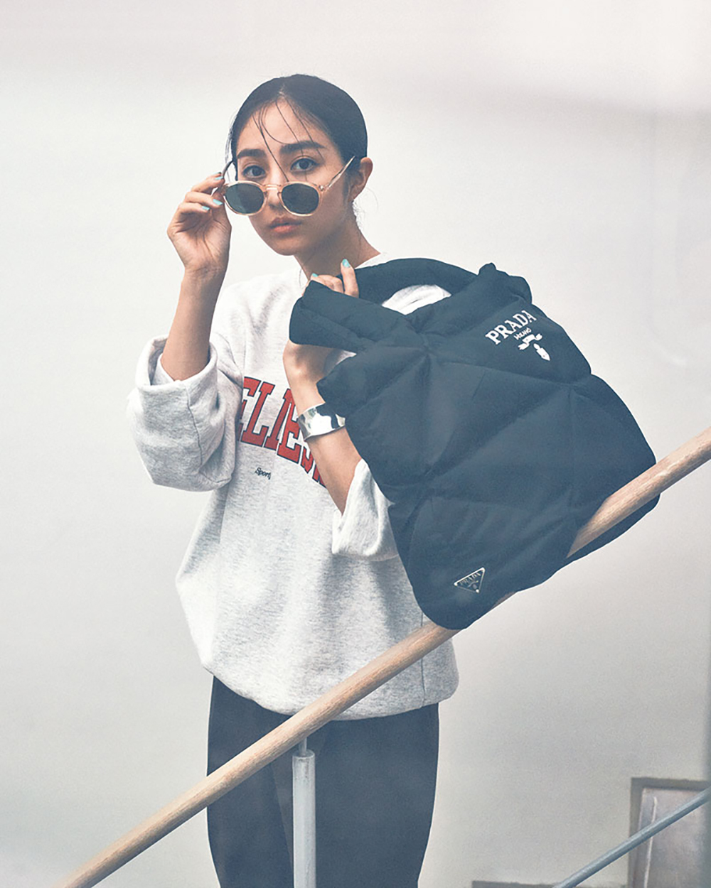 😍「VERY雑誌」掲載で大人気★矢野未希子さん愛用 Re-Nylon tote bagパッドトートバッグ★無料速達💓日本人気上昇中↑↑↑売り切れ続出！