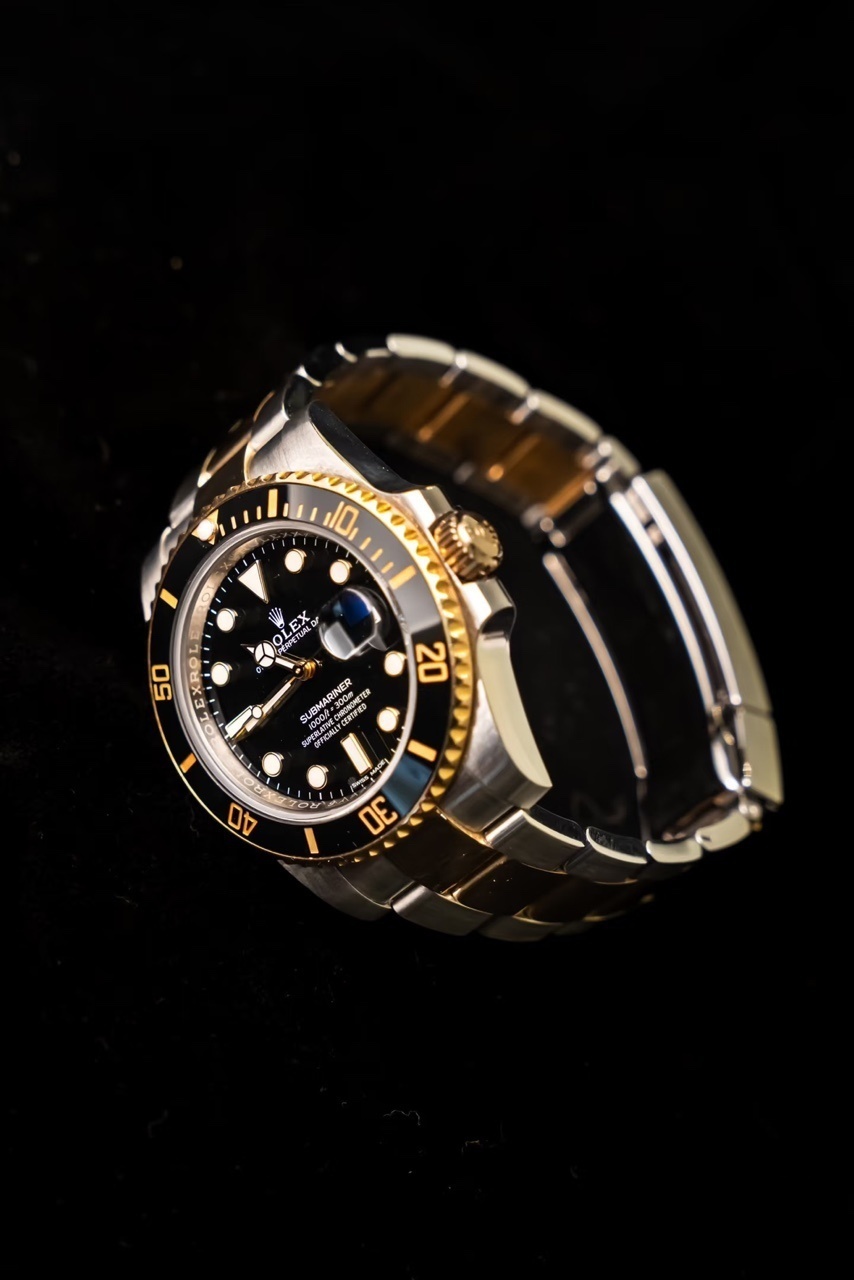 ロレックス シードゥエラー オイスター、43 mm、オイスタースチール＆イエローゴールド Reference 126603
