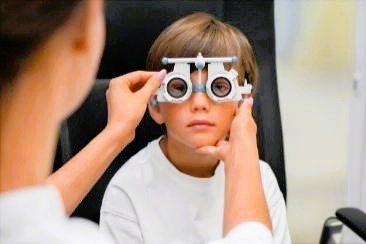 boy eye test