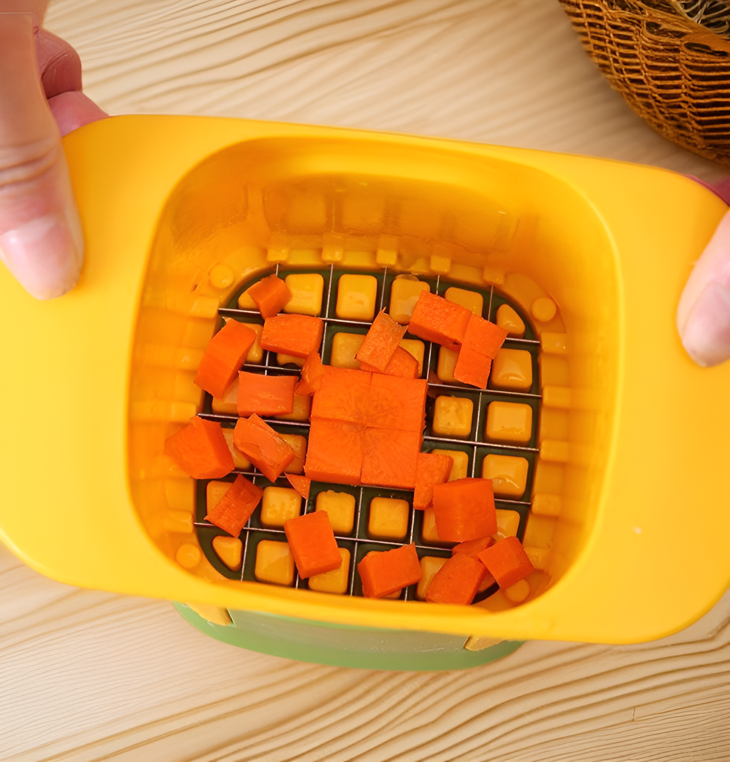 廚房蔬菜切丁器安全設計細節