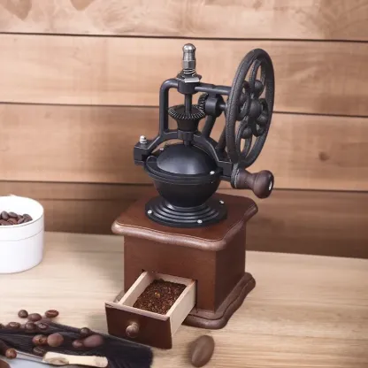 เครื่องบดกาแฟแบบใช้มือหมุนสำหรับใช้ในบ้าน