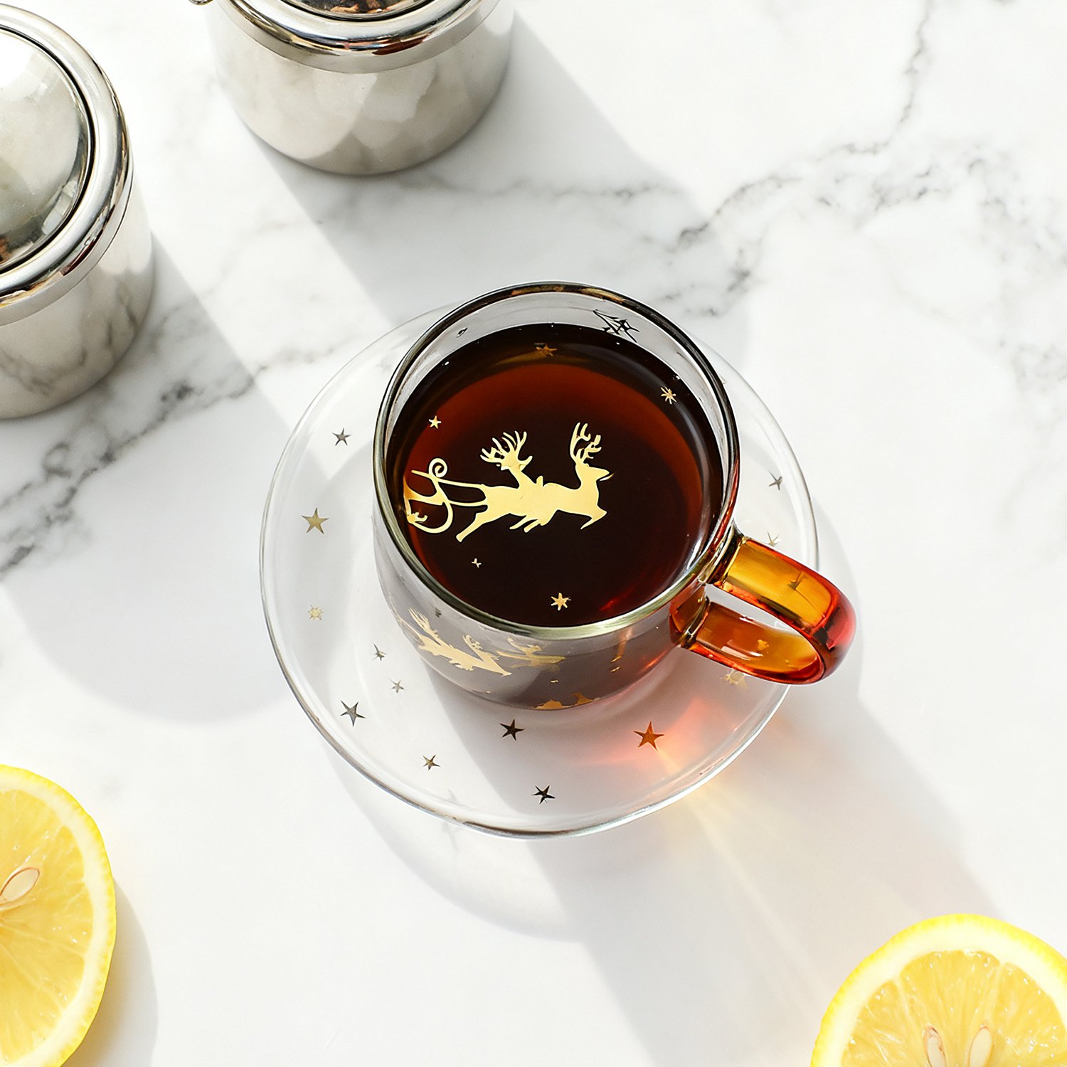 透明なガラスコーヒーカップとソーサーのセット