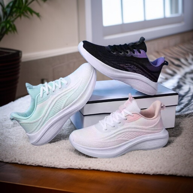 超軽量ランニングシューズ