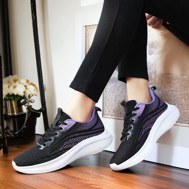 超軽量ランニングシューズ