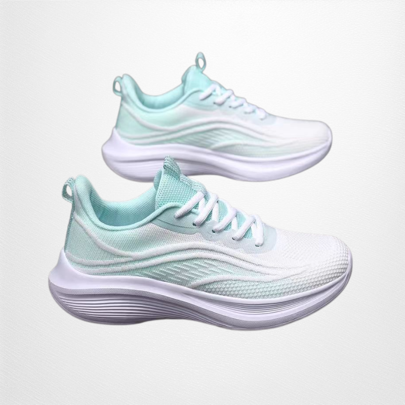 超軽量ランニングシューズ