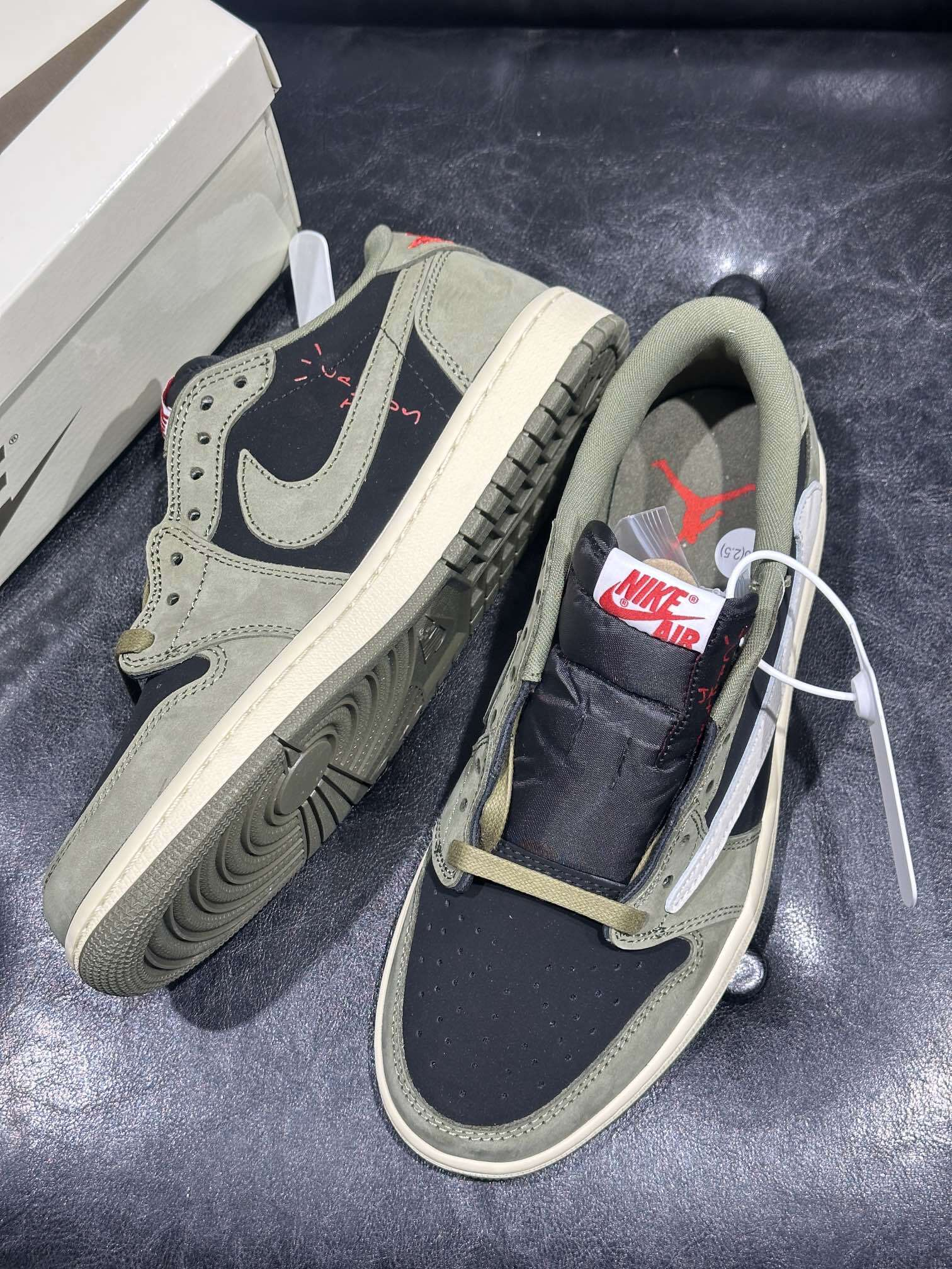 Travis Scott × Nike Air Jordan 1 Low "Black/Olive"