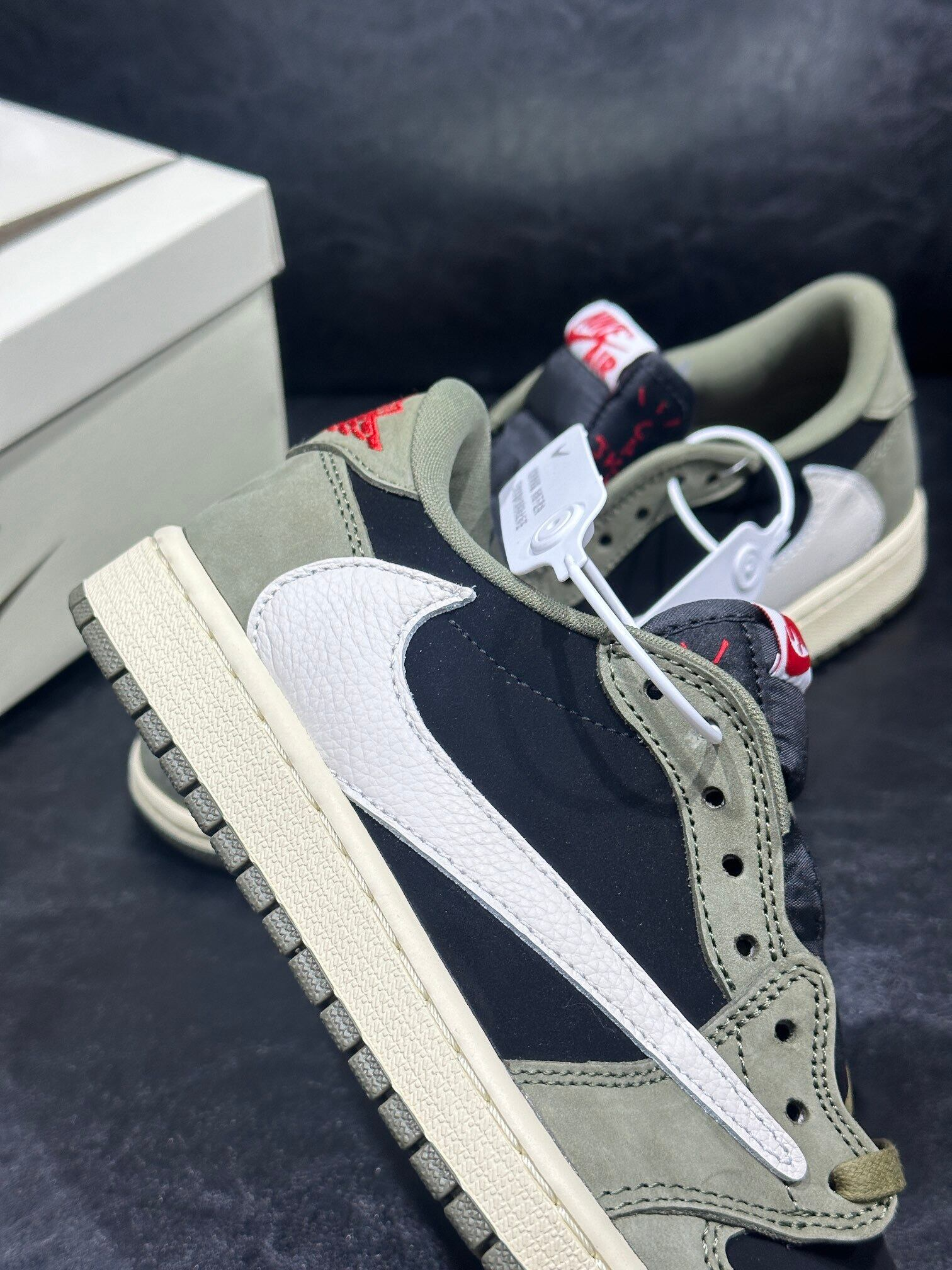 Travis Scott × Nike Air Jordan 1 Low "Black/Olive"