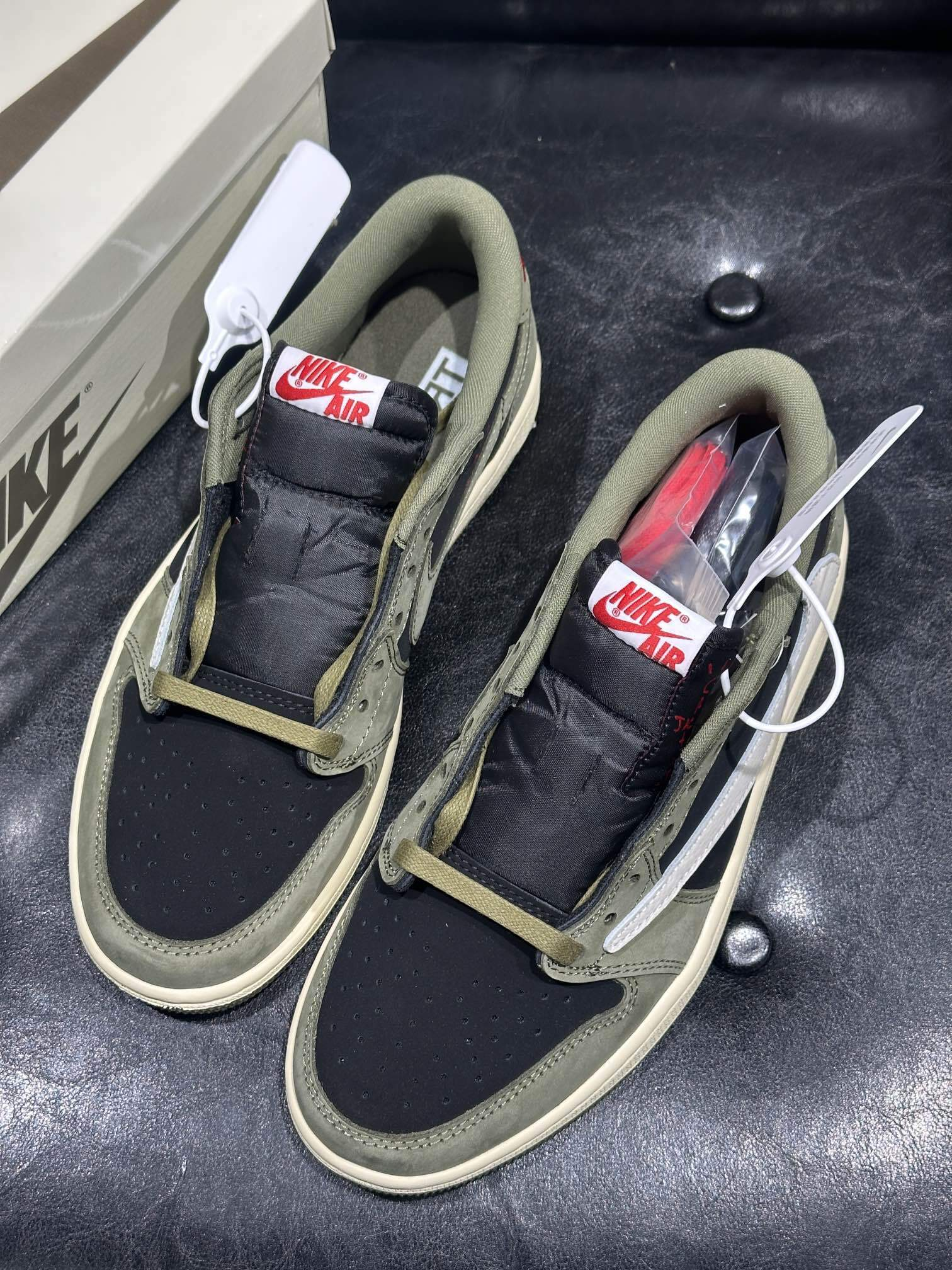 Travis Scott × Nike Air Jordan 1 Low "Black/Olive"