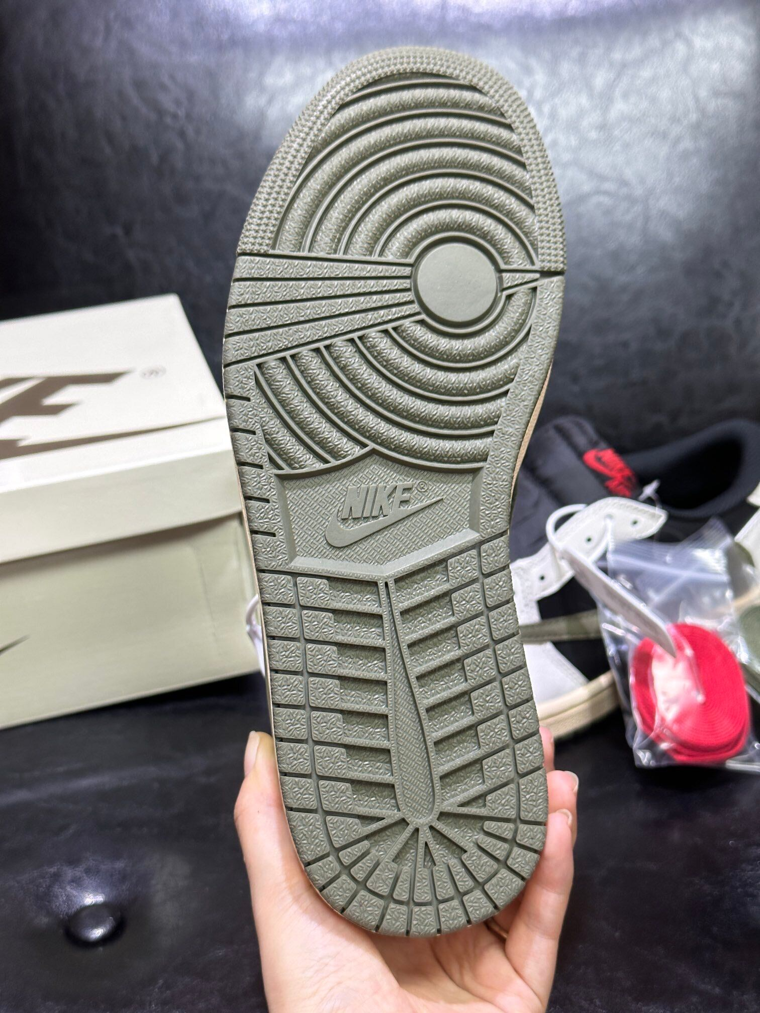 Travis Scott × Nike WMNS Air Jordan 1 Low OG “Medium Olive”