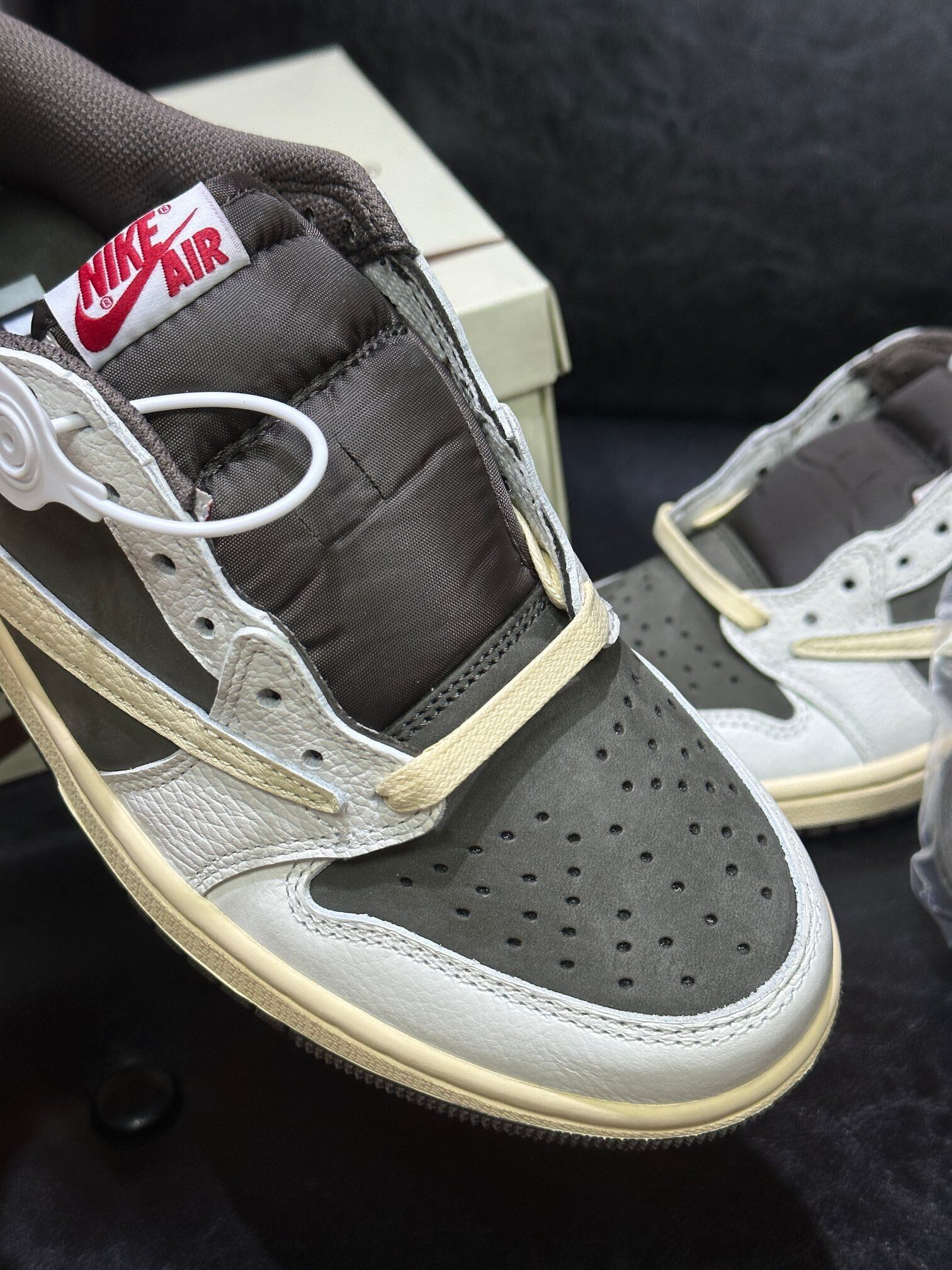 TRAVIS SCOTT x NIKE AIR JORDAN 1 LOW OG SP "REVERSE MOCHA/SAIL AND RIDGEROCK"