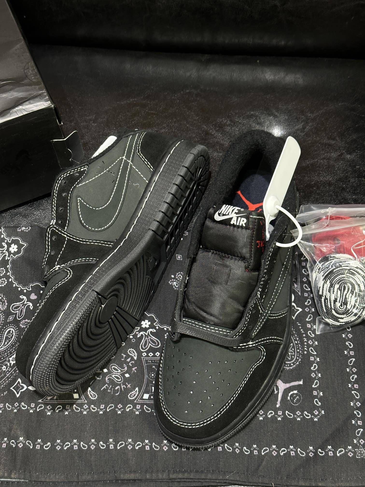 TRAVIS SCOTT x NIKE AIR JORDAN 1 LOW OG SP "BLACK PHANTOM"