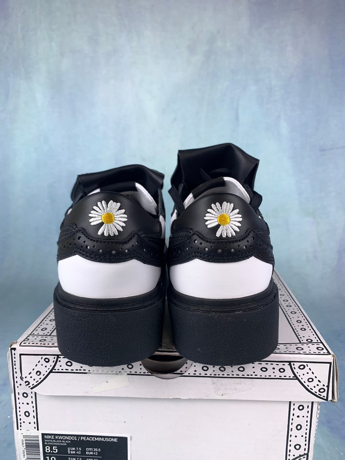 PEACEMINUSONE × Nike Kwondo 1 "Black and White" / G-DRAGON