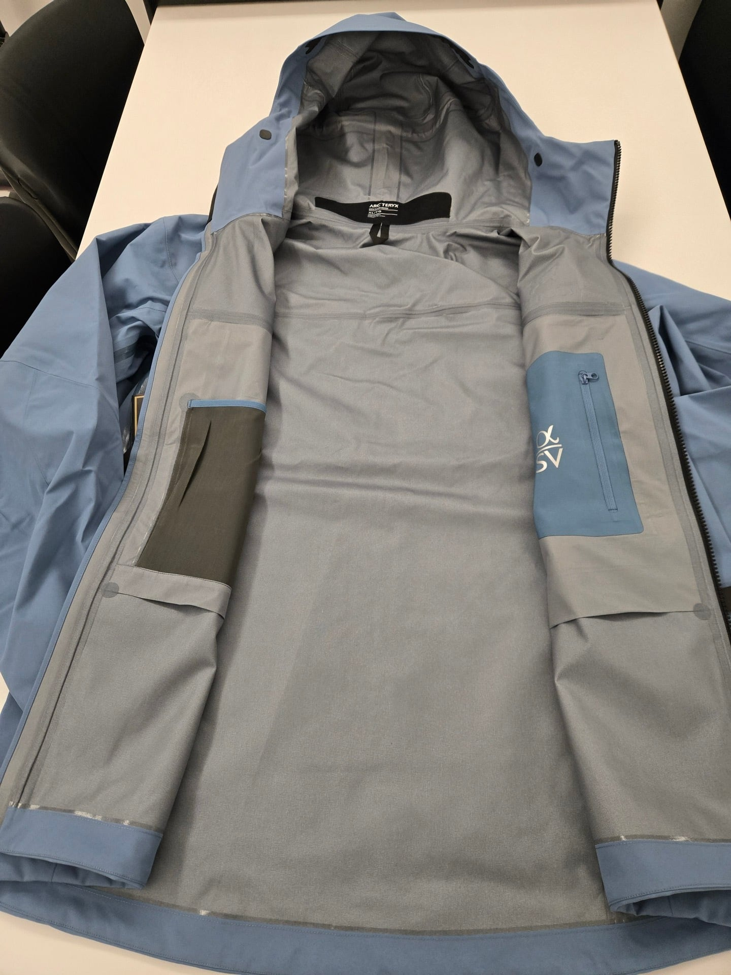 Arc'teryx Alpha SV7 GORE-TEX Pro Jacket ウォッシュドブルー