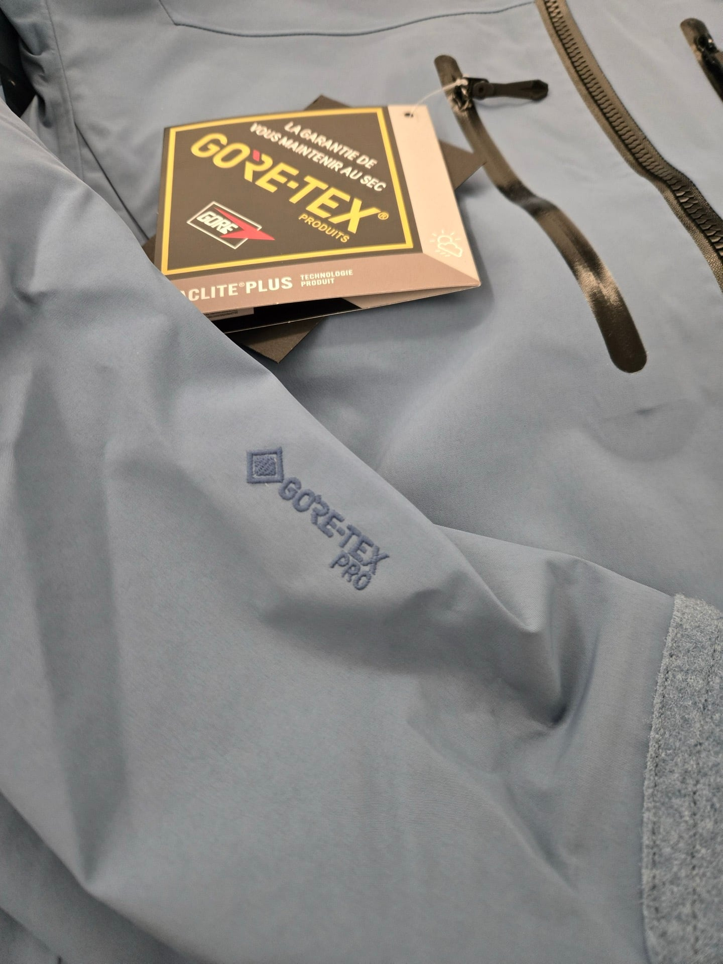 Arc'teryx Alpha SV7 GORE-TEX Pro Jacket ウォッシュドブルー