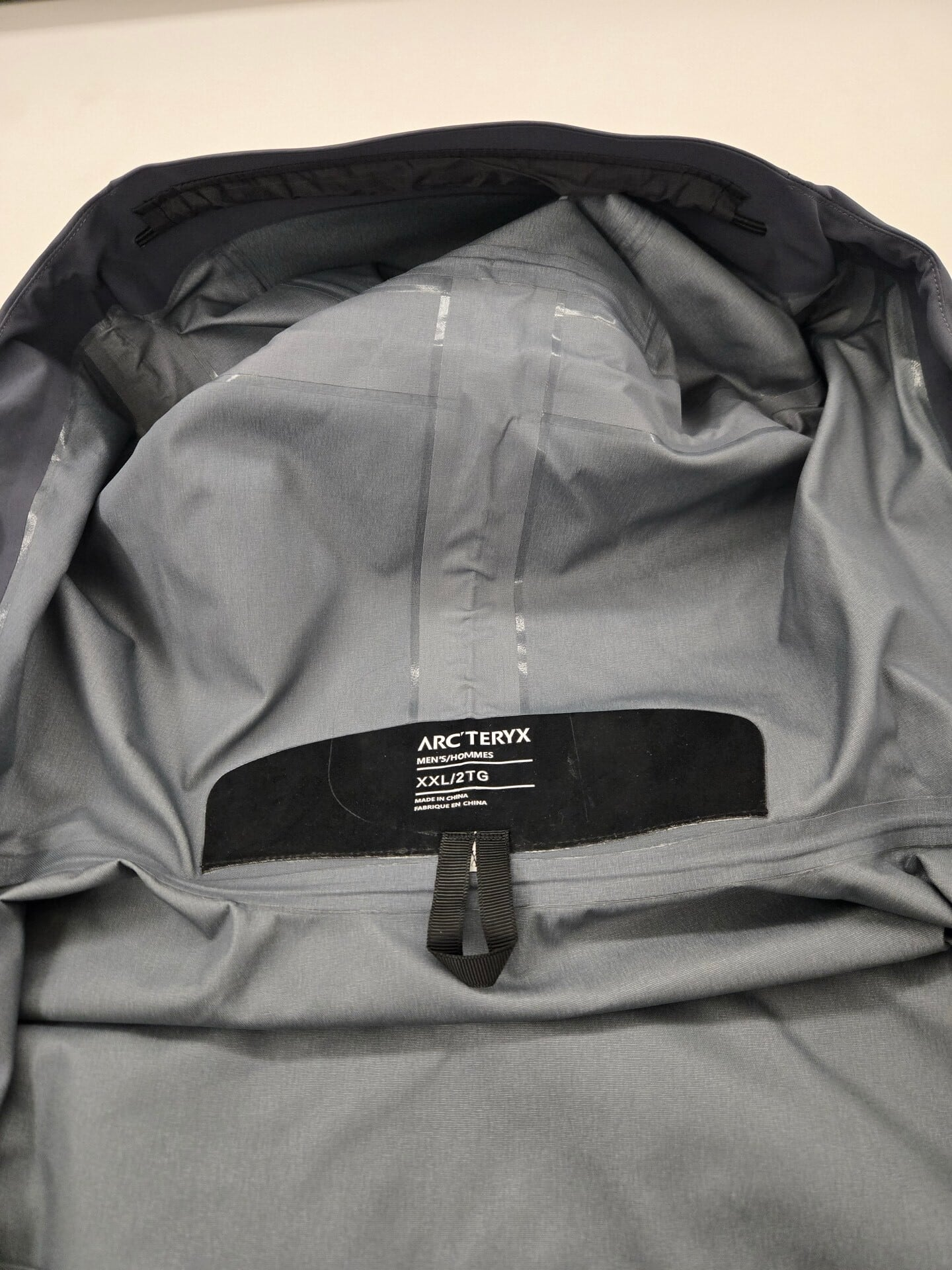 Arc'teryx Alpha SV7 GORE-TEX Pro Jacket スモークグレー