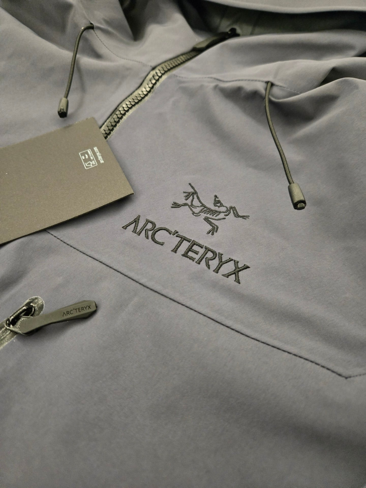 Arc'teryx Alpha SV7 GORE-TEX Pro Jacket スモークグレー