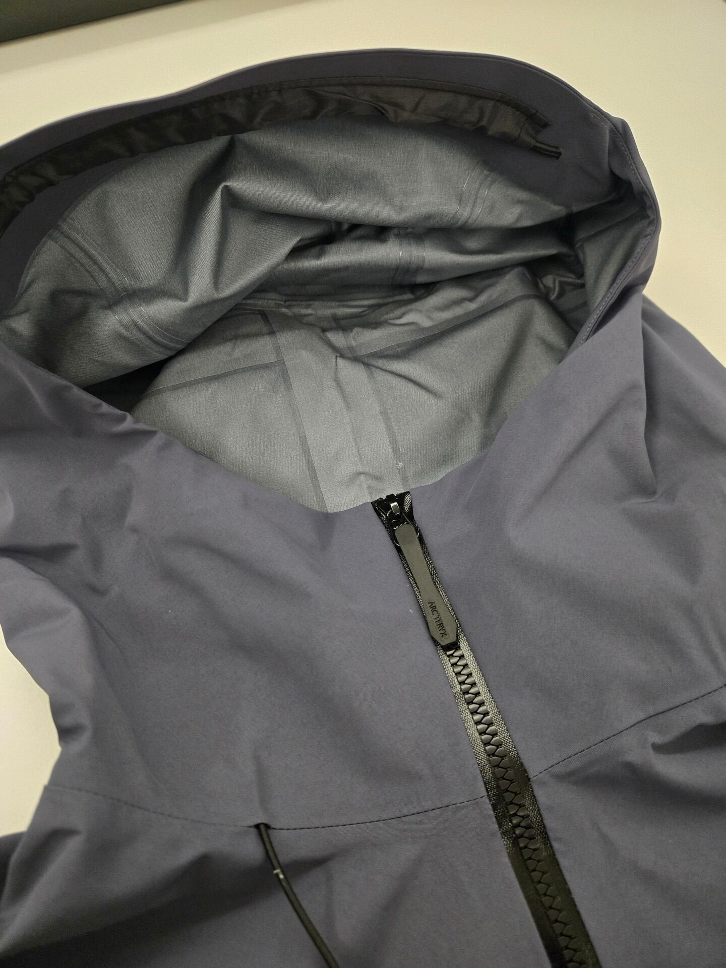 Arc'teryx Alpha SV7 GORE-TEX Pro Jacket スモークグレー