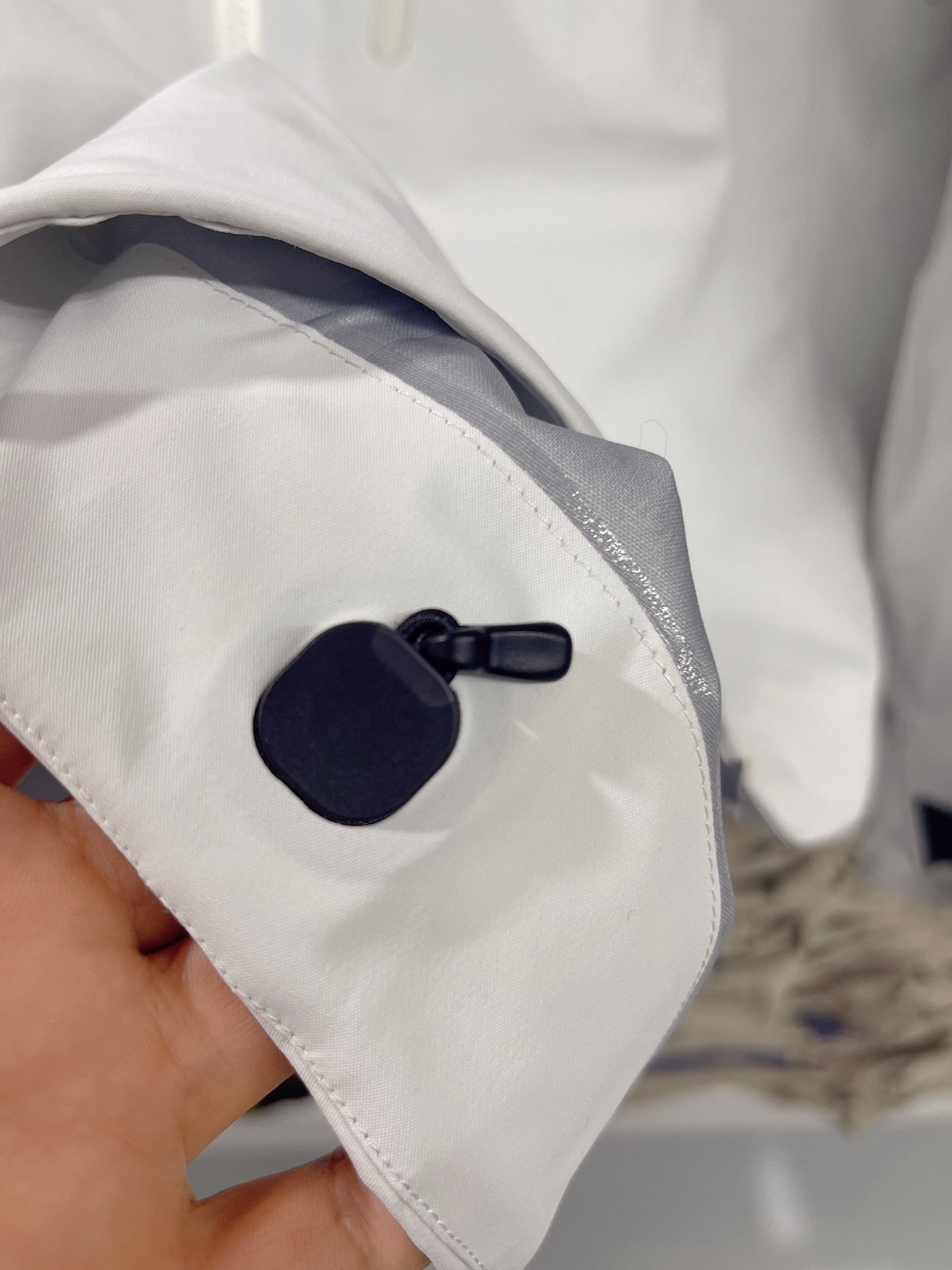 Arc'teryx Alpha SV7 GORE-TEX Pro Jacket ポーラホワイト