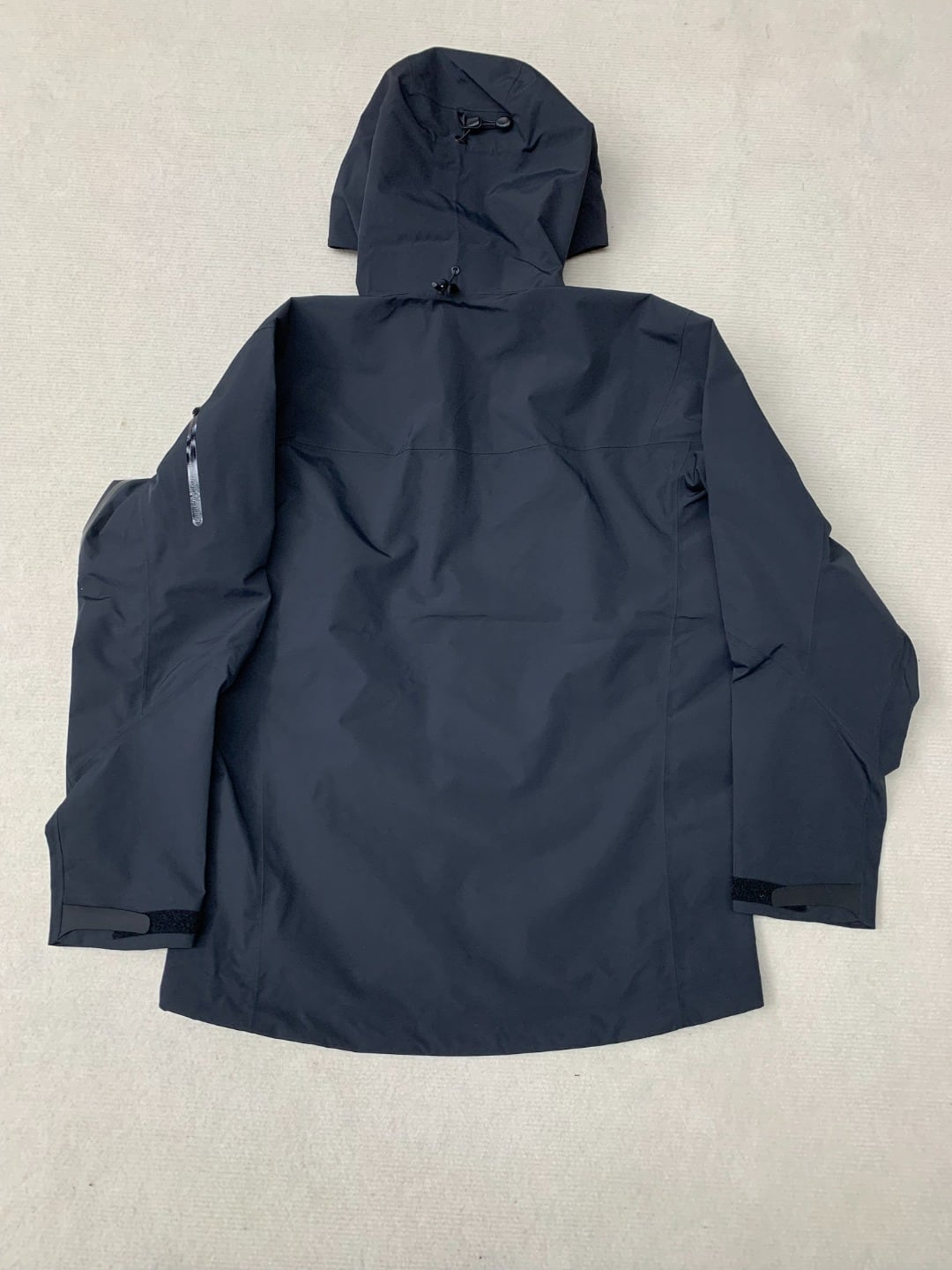 Arc'teryx Alpha SV7 GORE-TEX Pro Jacket ブラックシルバー