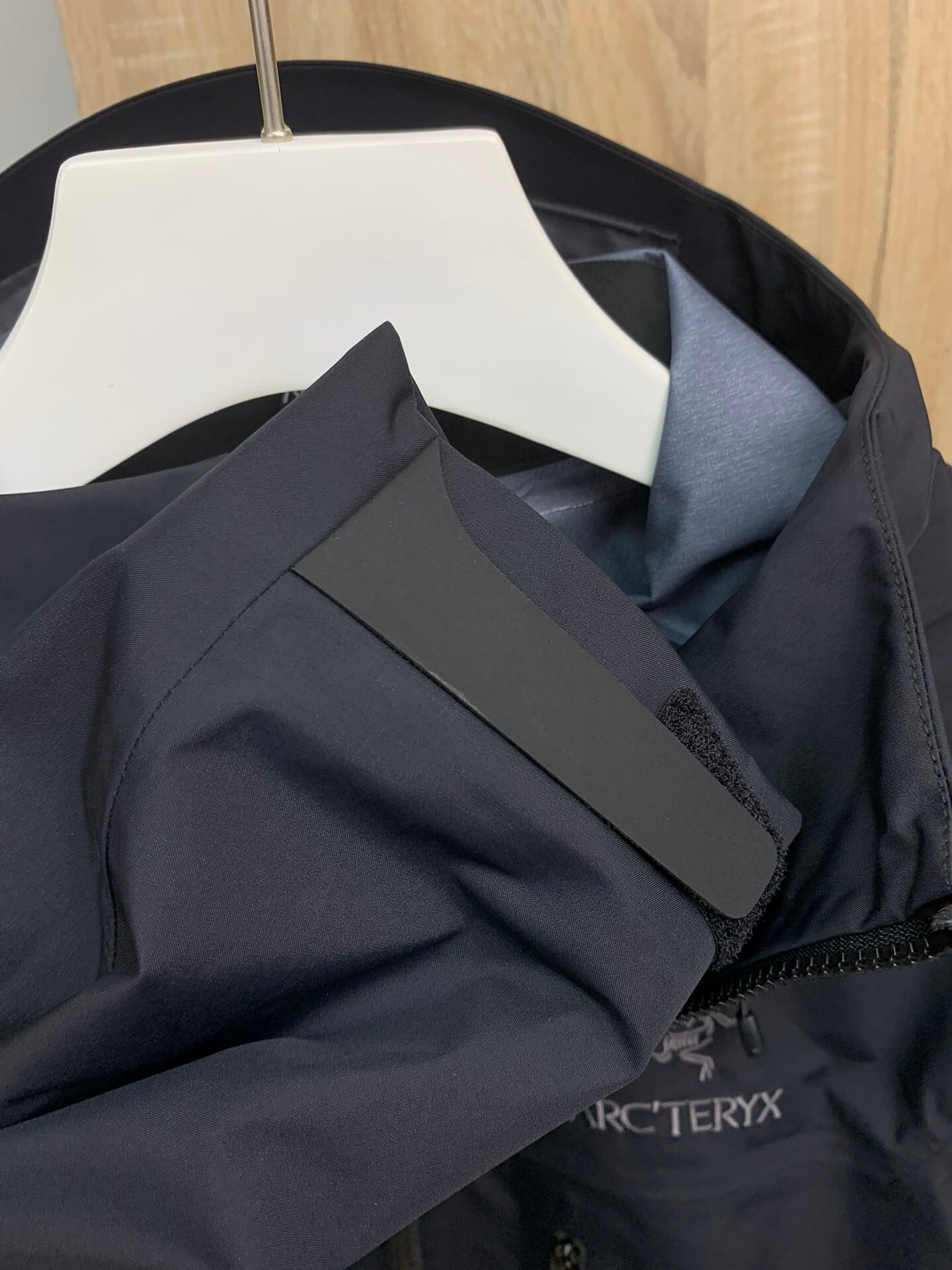 Arc'teryx Alpha SV7 GORE-TEX Pro Jacket ブラックシルバー