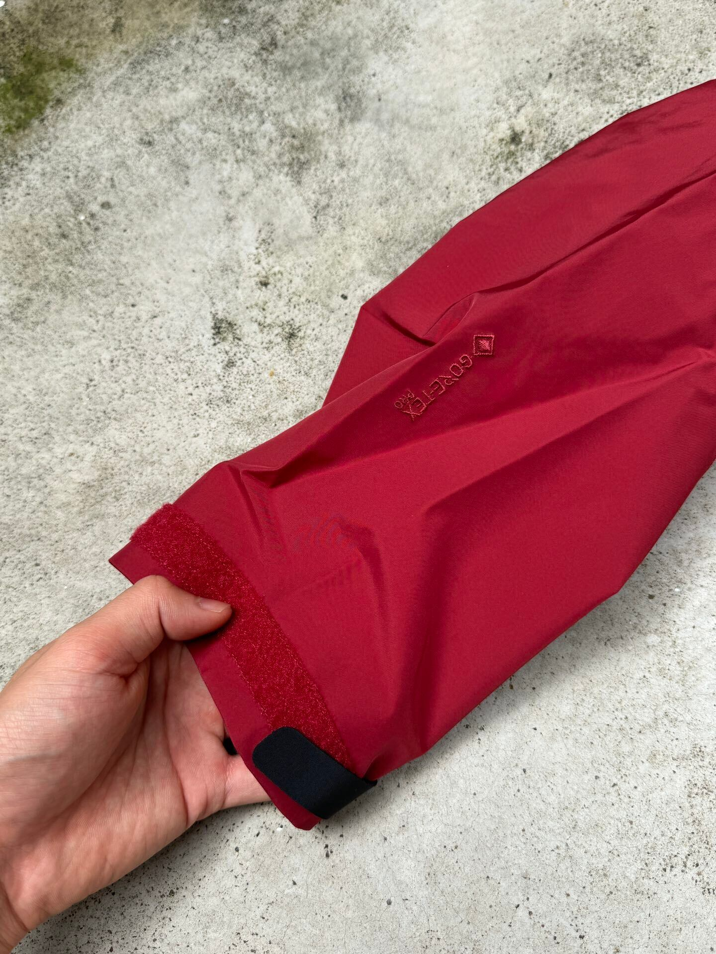 Arc'teryx Alpha SV7 GORE-TEX Pro Jacket レッド