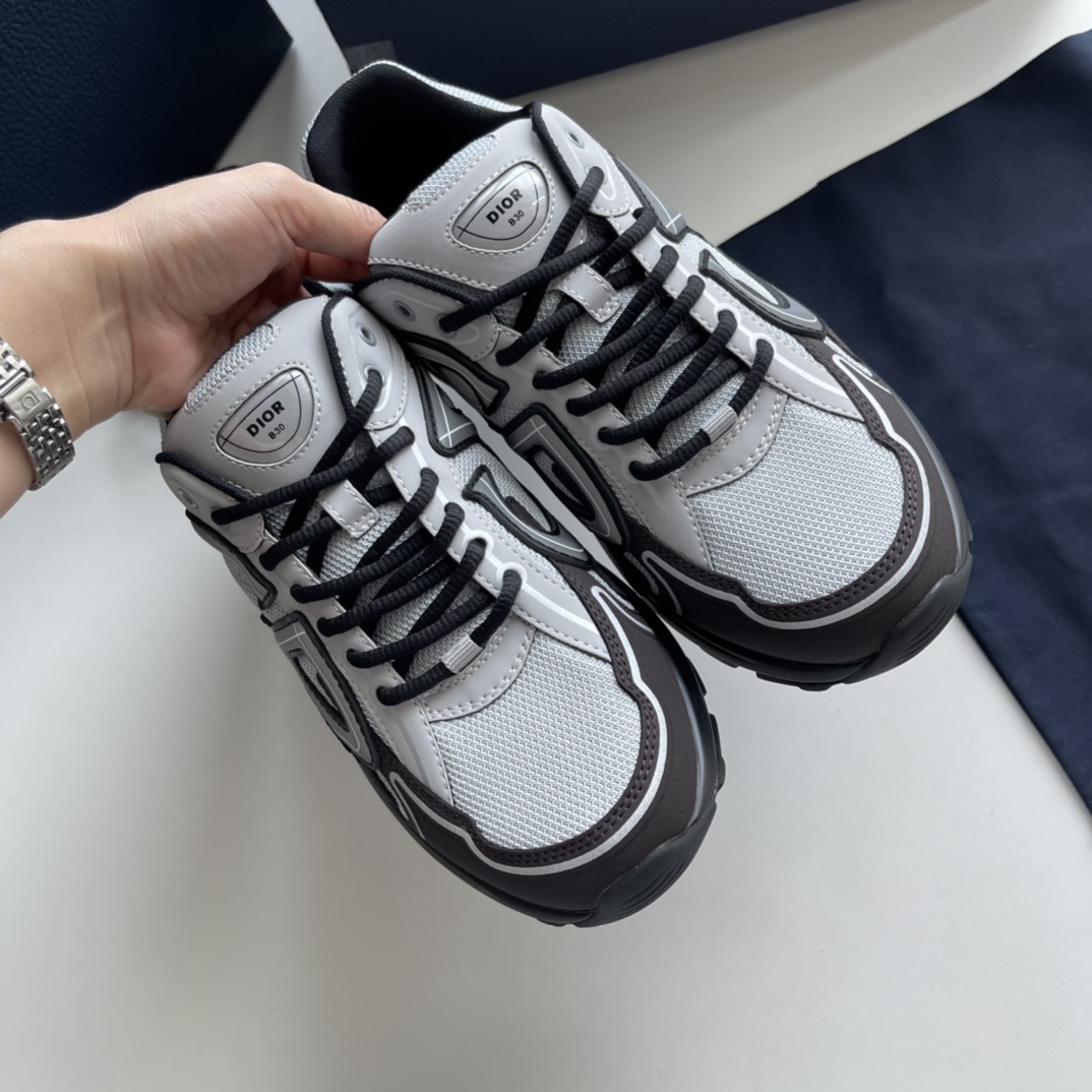 B30 Countdown Sneaker