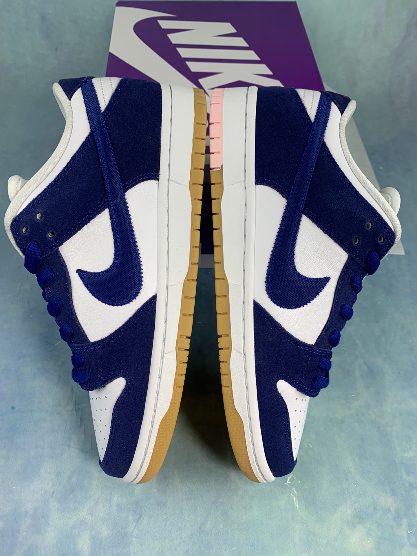 Nike SB Dunk Low "Los Angeles Dodgers/Deep Royal Blue"