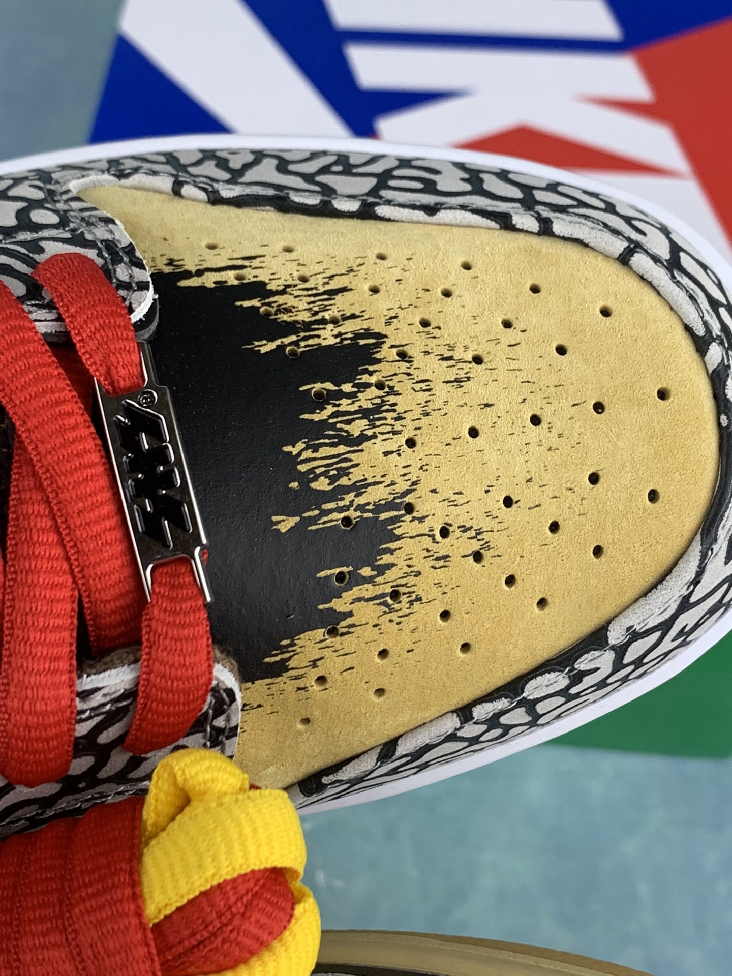 Nike SB Dunk Low "What The Paul"