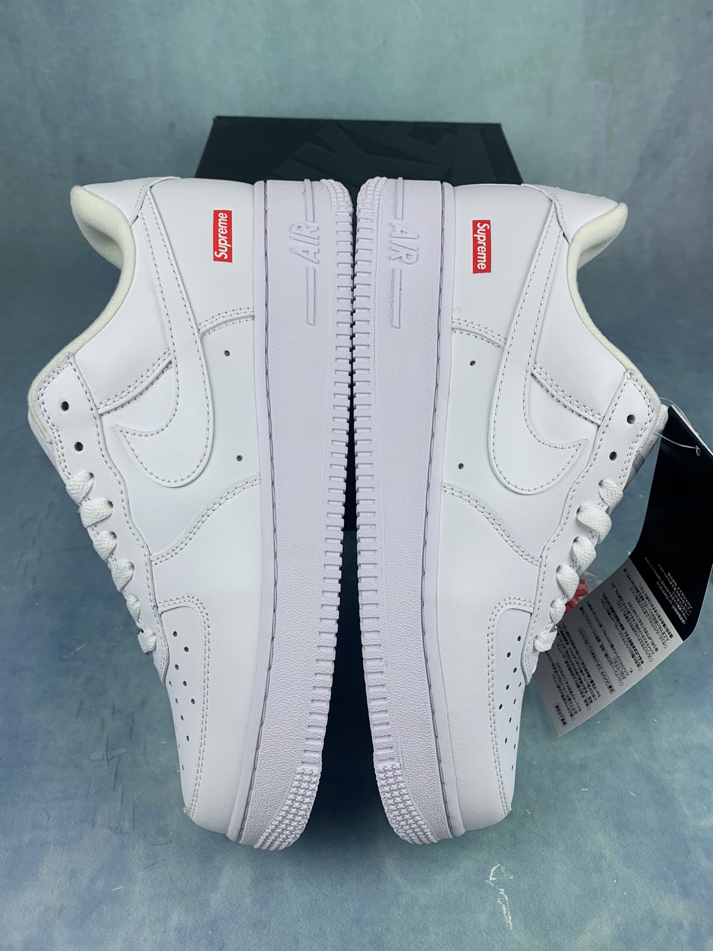 Supreme × Nike Air Force 1 Low "White"