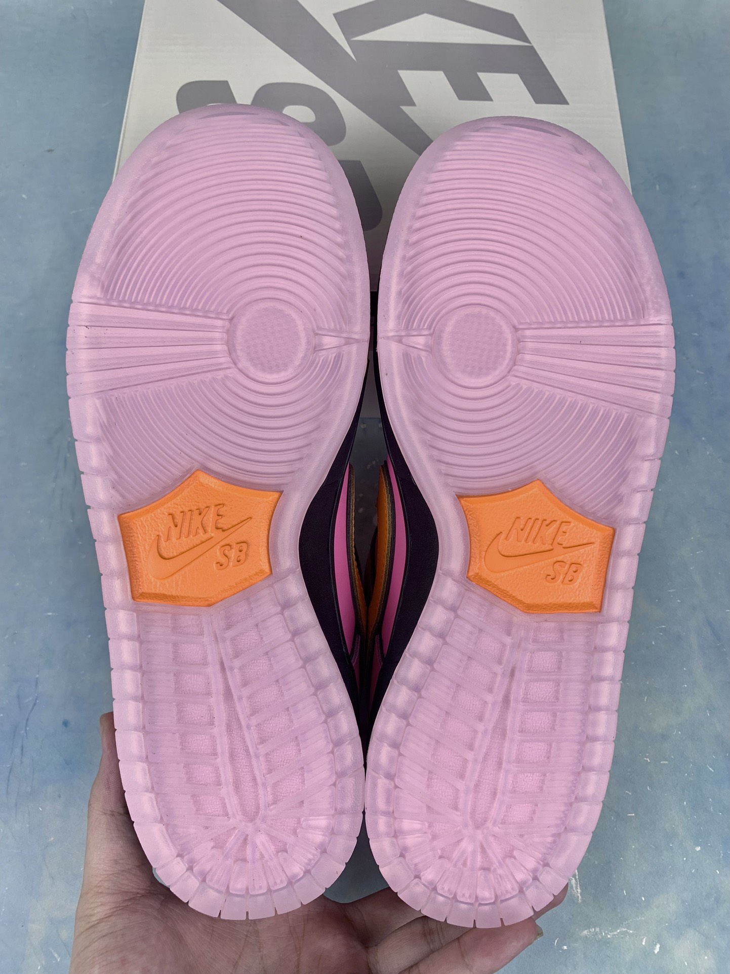 The Powerpuff Girls × Nike SB Dunk Low Pro QS "Blossom"