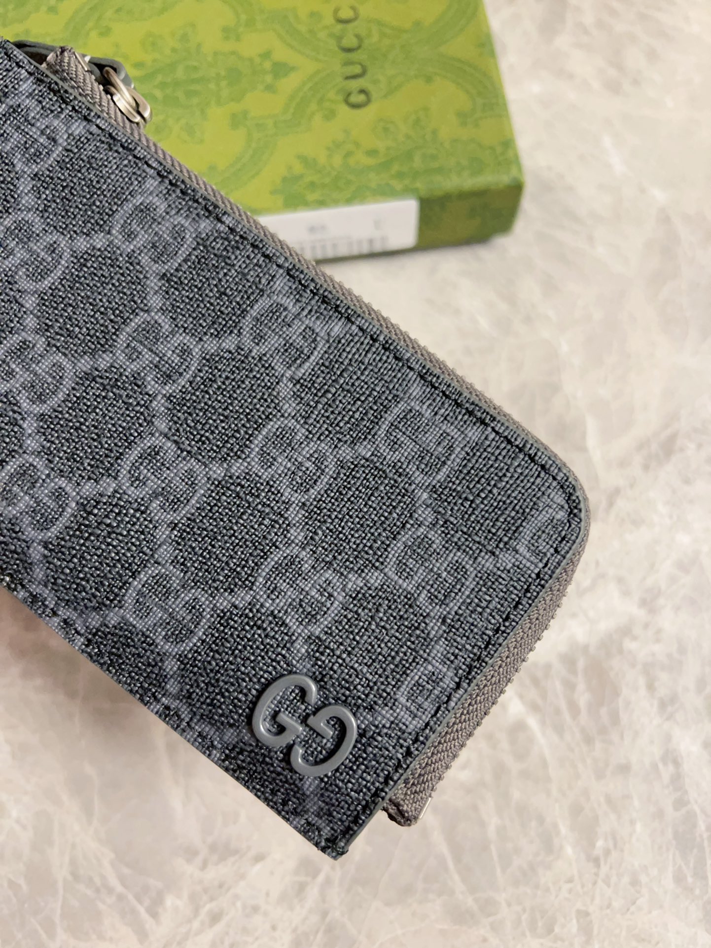 Grey trim GG zip card case
