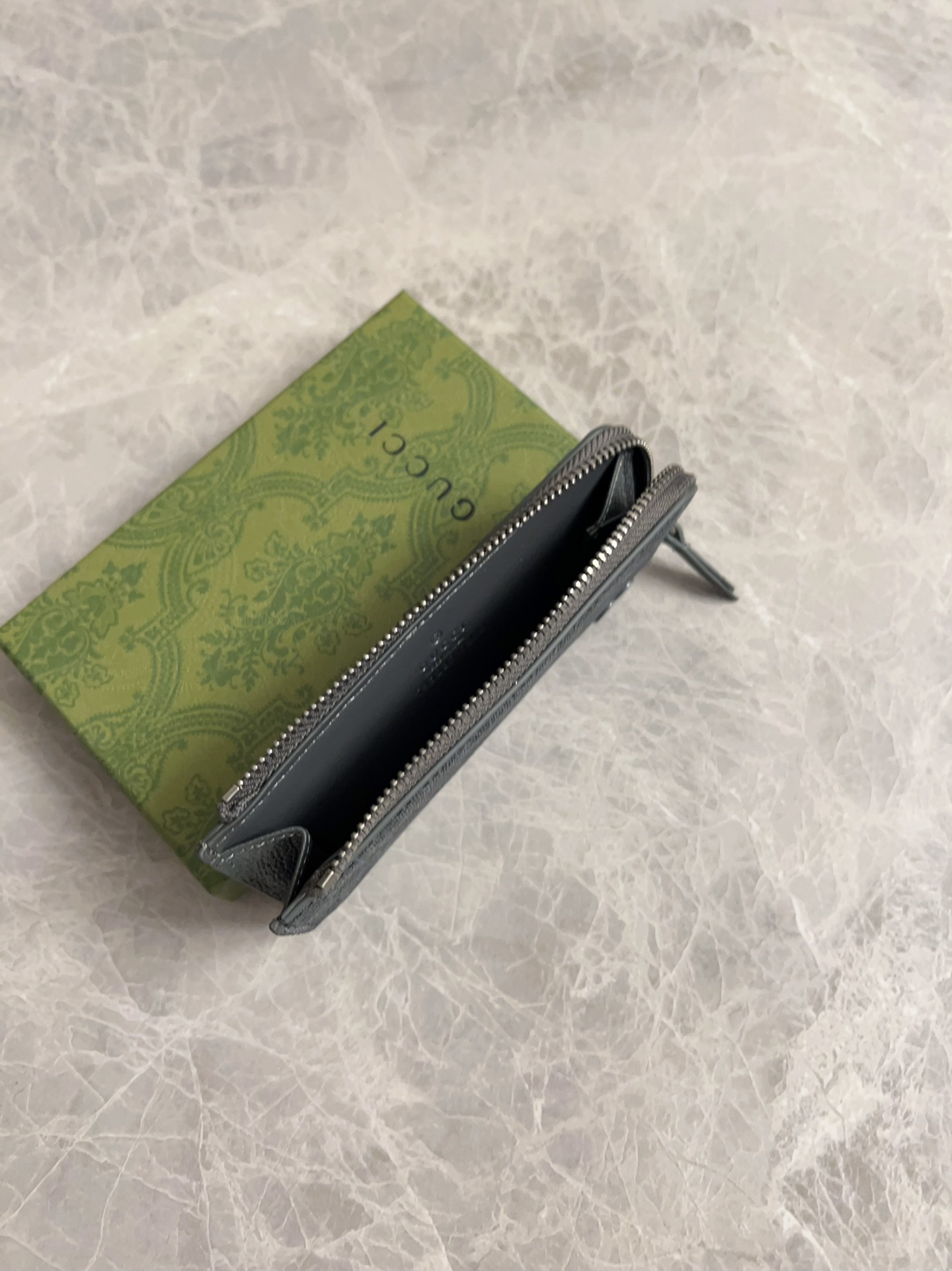 Grey trim GG zip card case