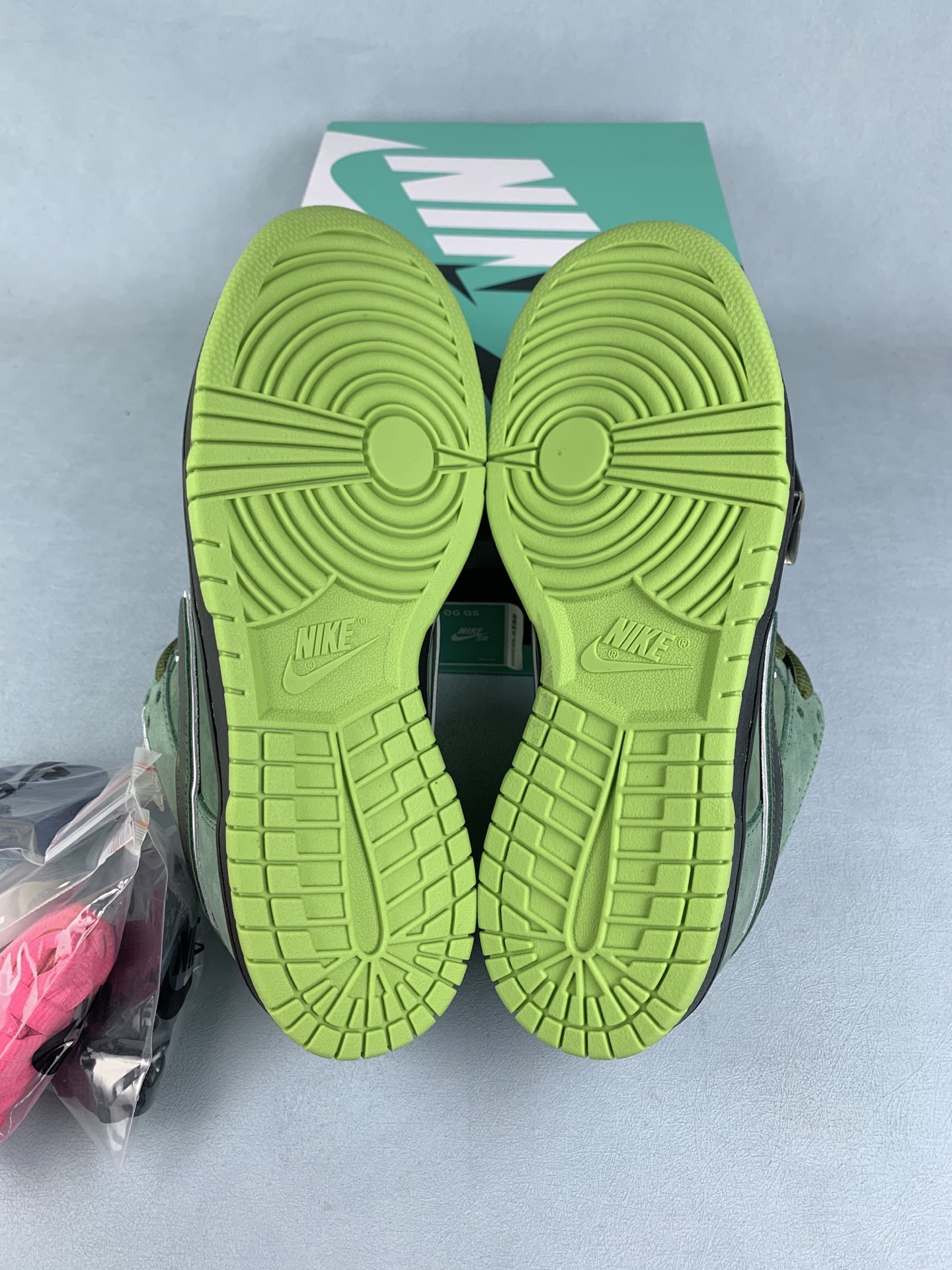 Concepts × Nike SB Dunk Low "Green Lobster"