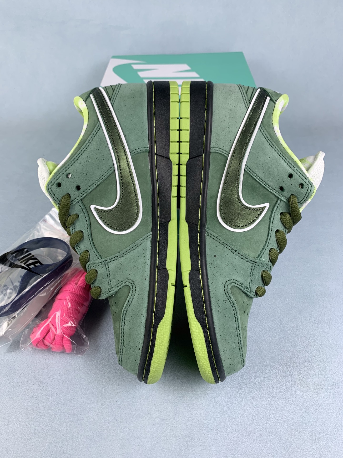 Concepts × Nike SB Dunk Low "Green Lobster"