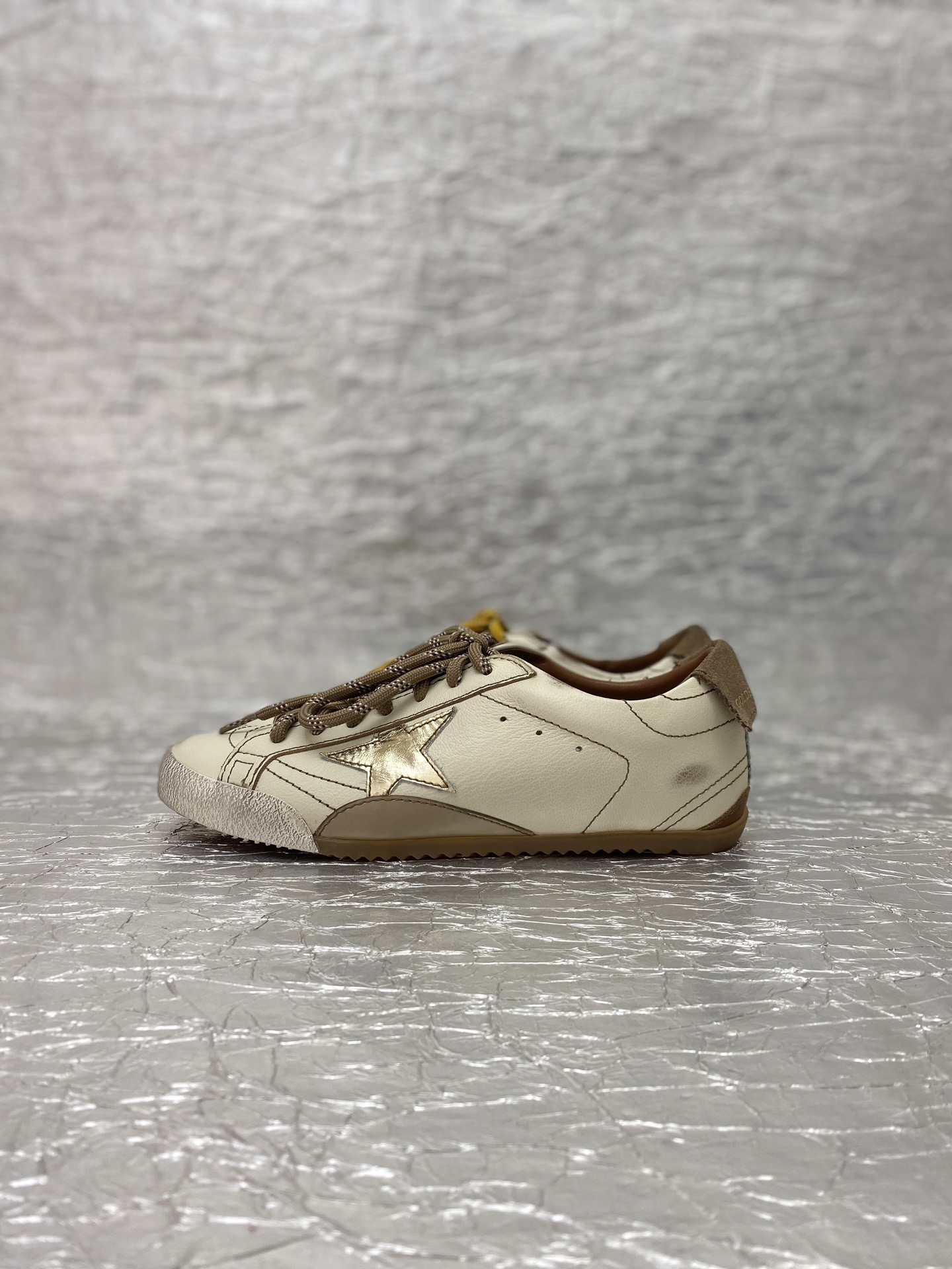 Golden Goose True-Star in white nappa leather with gold star and beige suede heel tab