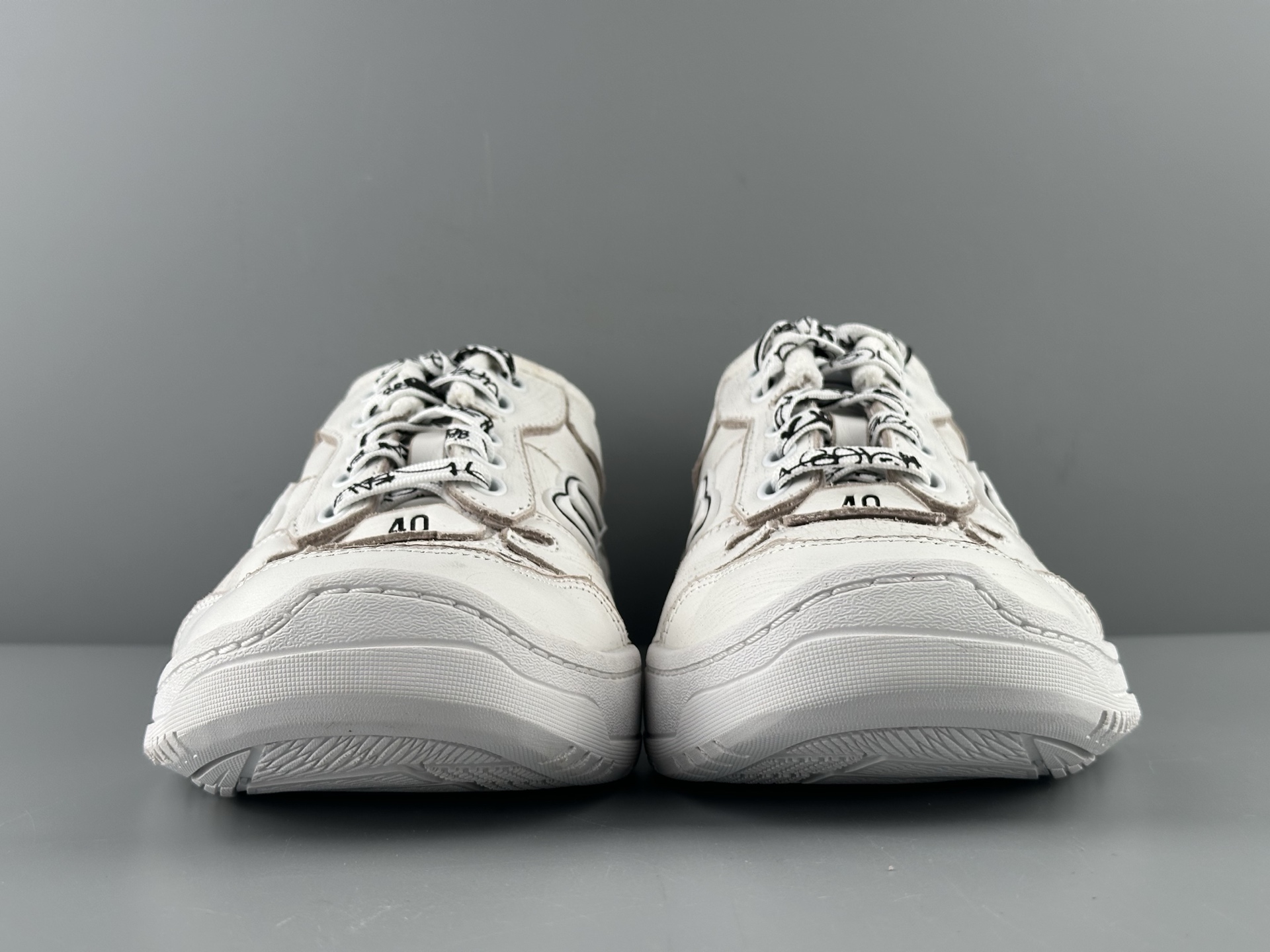 Blenciaga ホワイト の Hamptons ミディアム Worn-out スニーカー