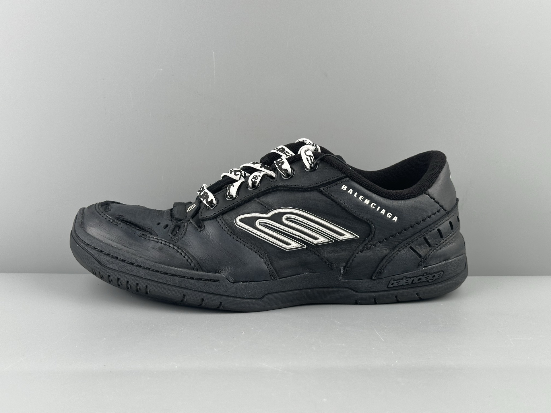 Balenciaga ブラック の メンズ Hamptons Worn-out スニーカー