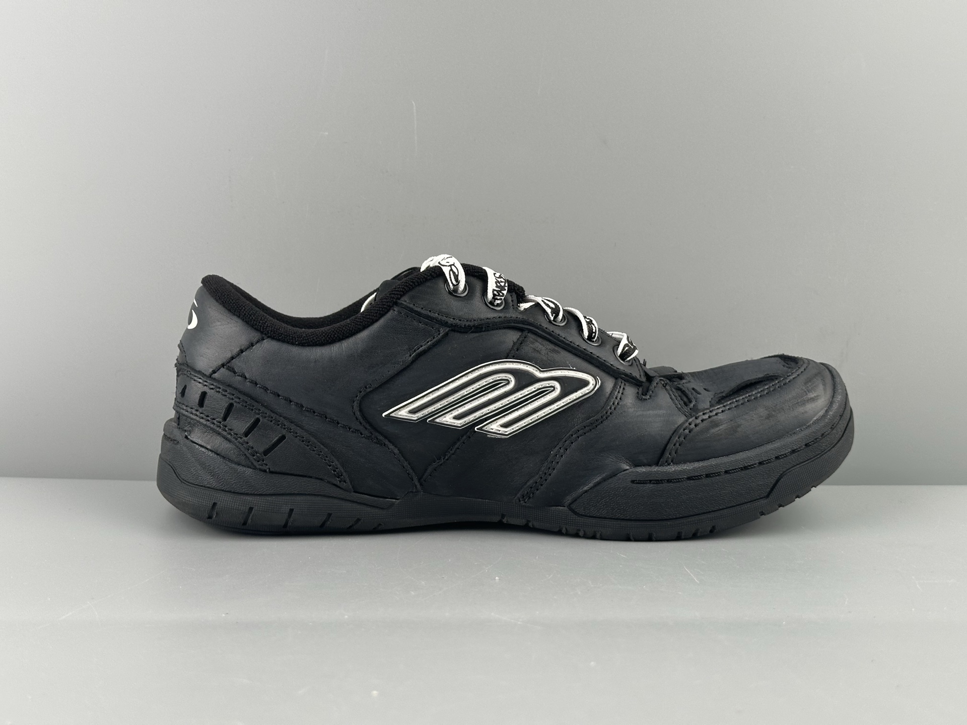 Balenciaga ブラック の メンズ Hamptons Worn-out スニーカー