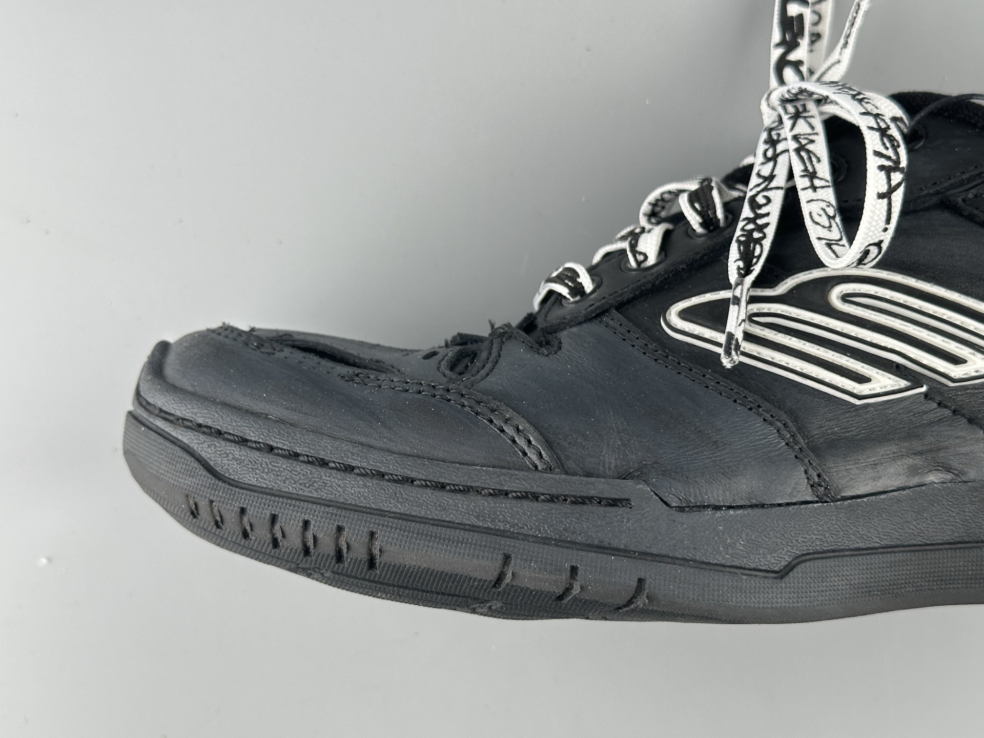 Balenciaga ブラック の メンズ Hamptons Worn-out スニーカー