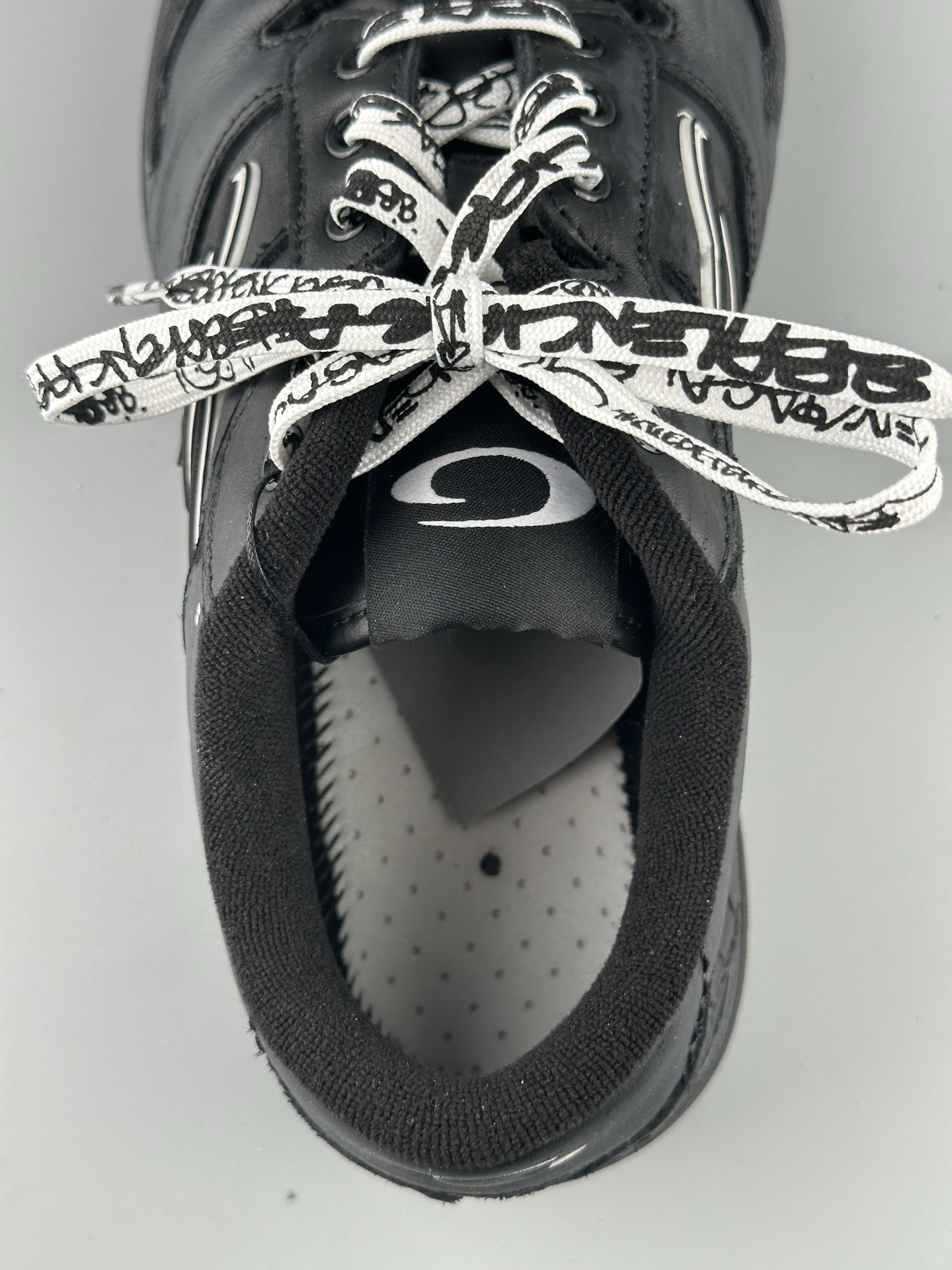 Balenciaga ブラック の メンズ Hamptons Worn-out スニーカー