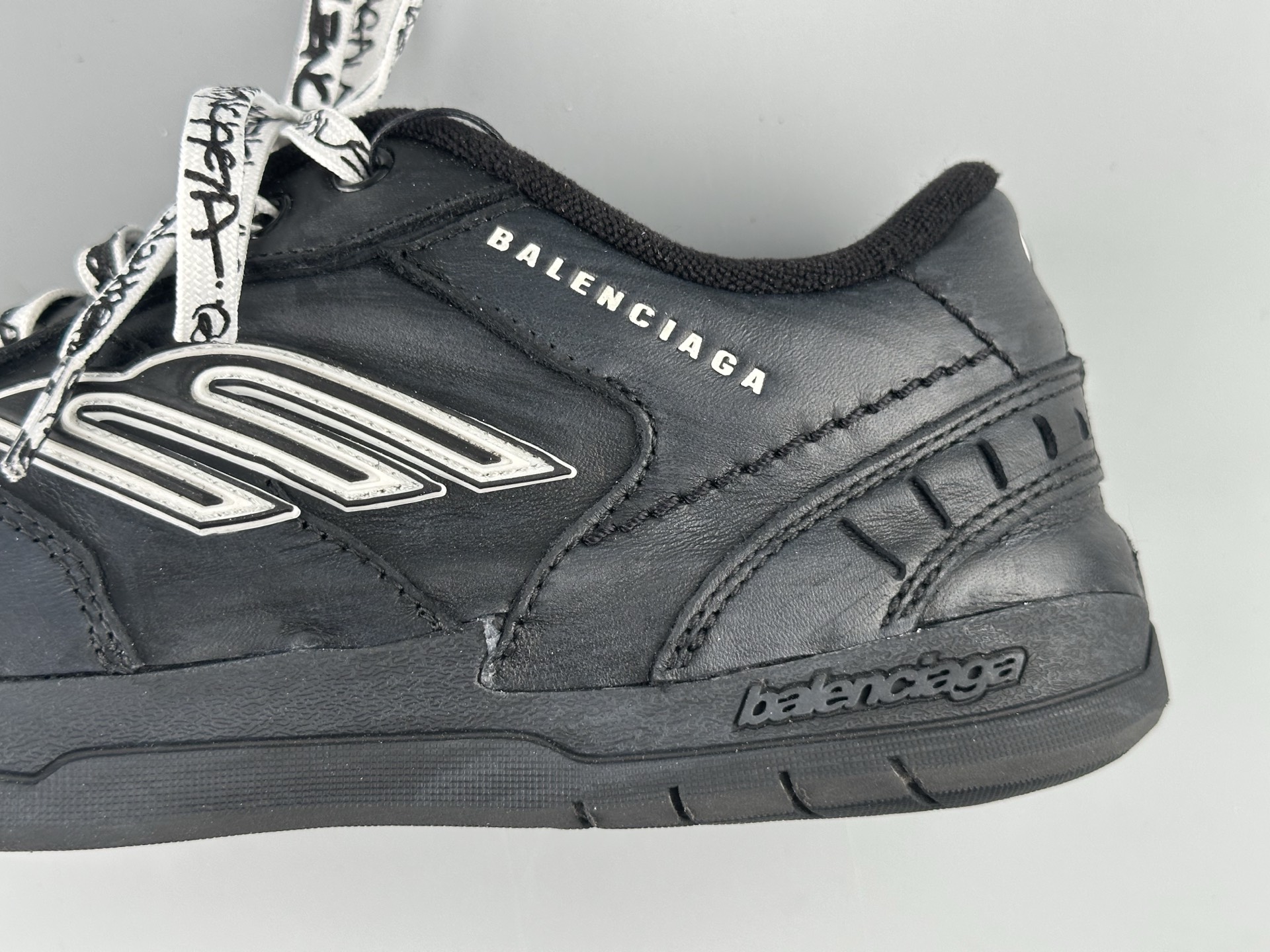 Balenciaga ブラック の メンズ Hamptons Worn-out スニーカー