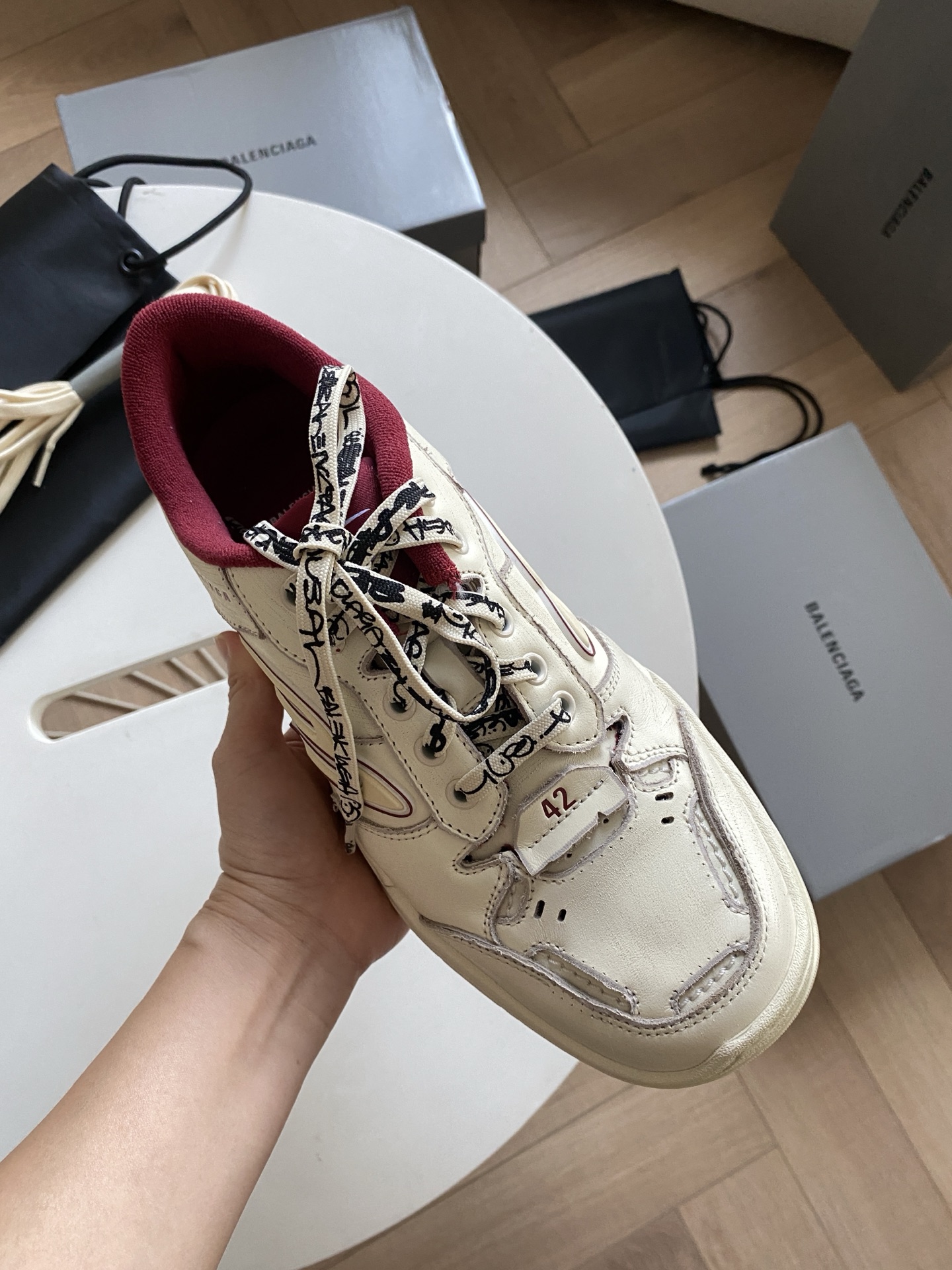 Blenciaga Hamptons Medium Worn-out Sneaker in Off White/red