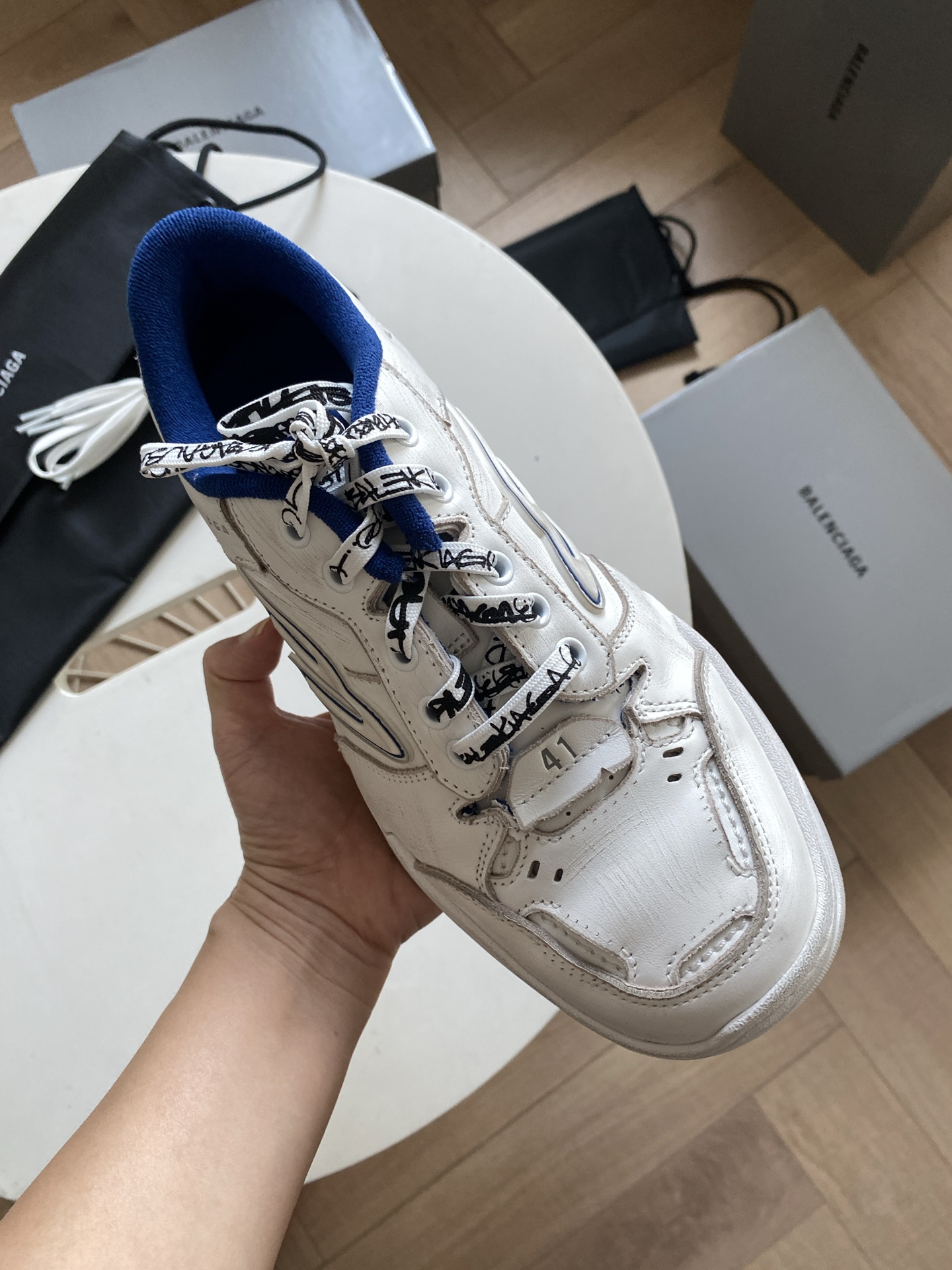 Blenciaga ホワイト/ダークブルー/グレー Hamptons Worn-out スニーカー