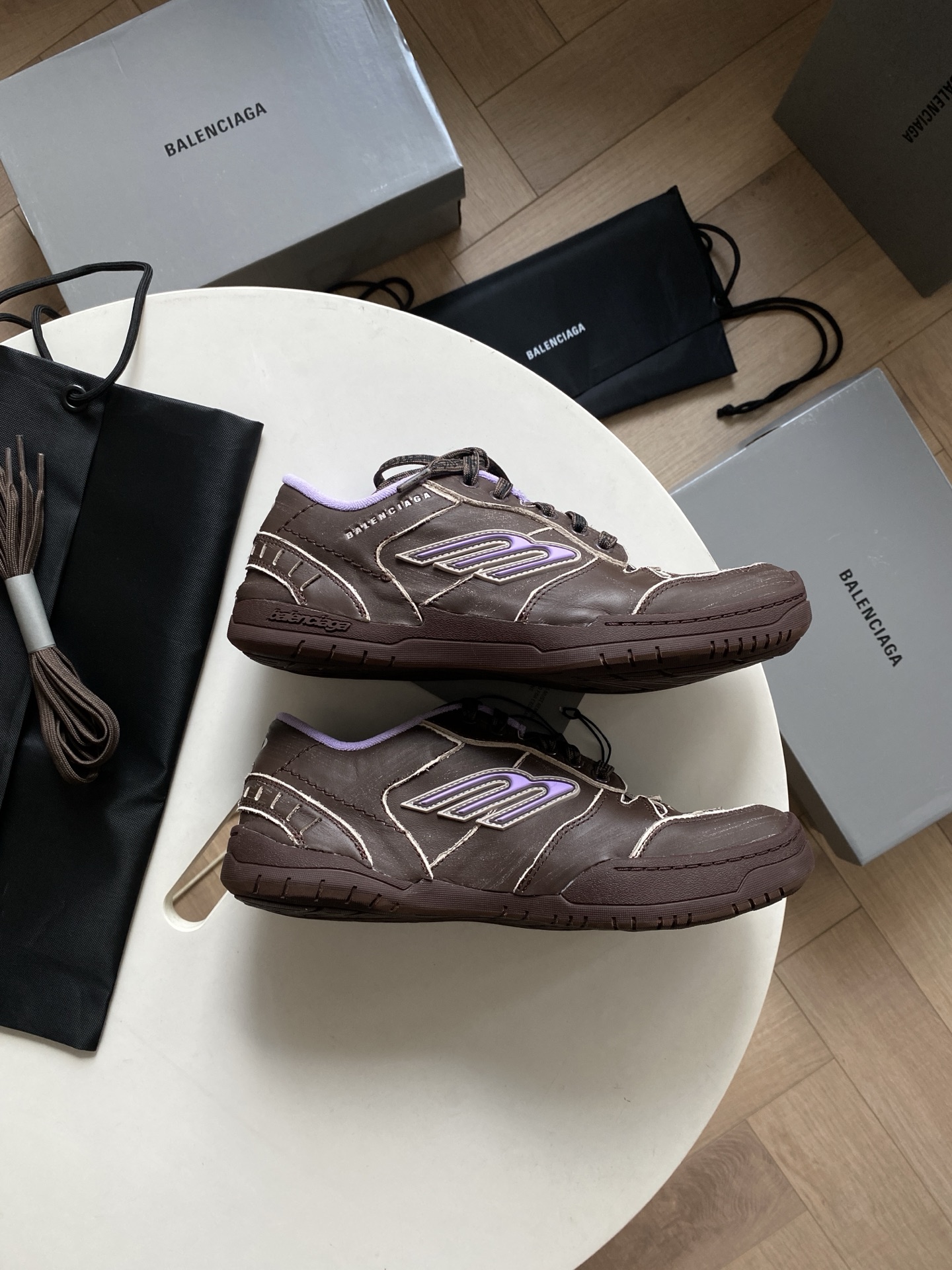 Blenciaga Hamptons Medium Worn-out Sneaker in Brown/lilac