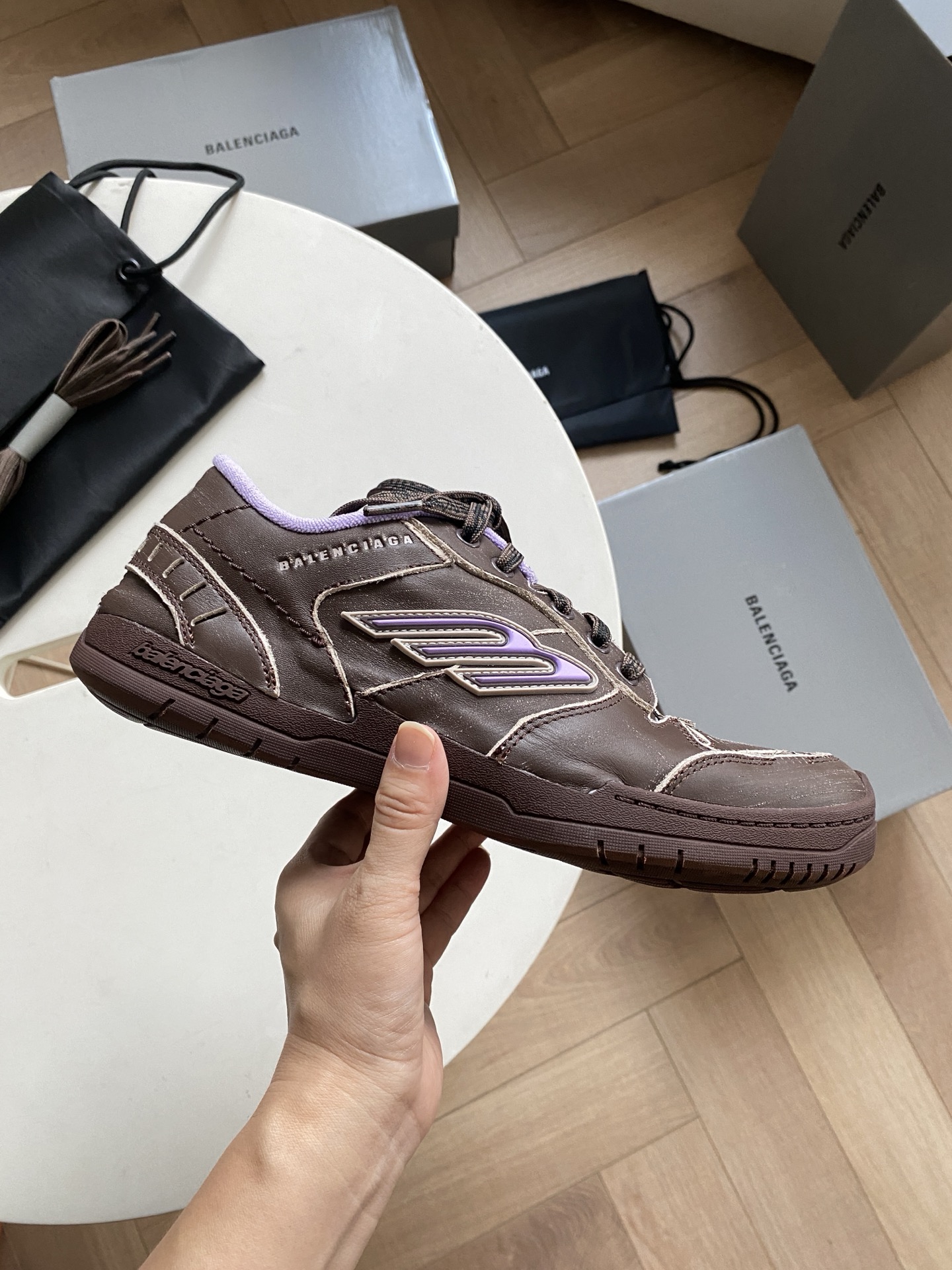 Blenciaga Hamptons Medium Worn-out Sneaker in Brown/lilac