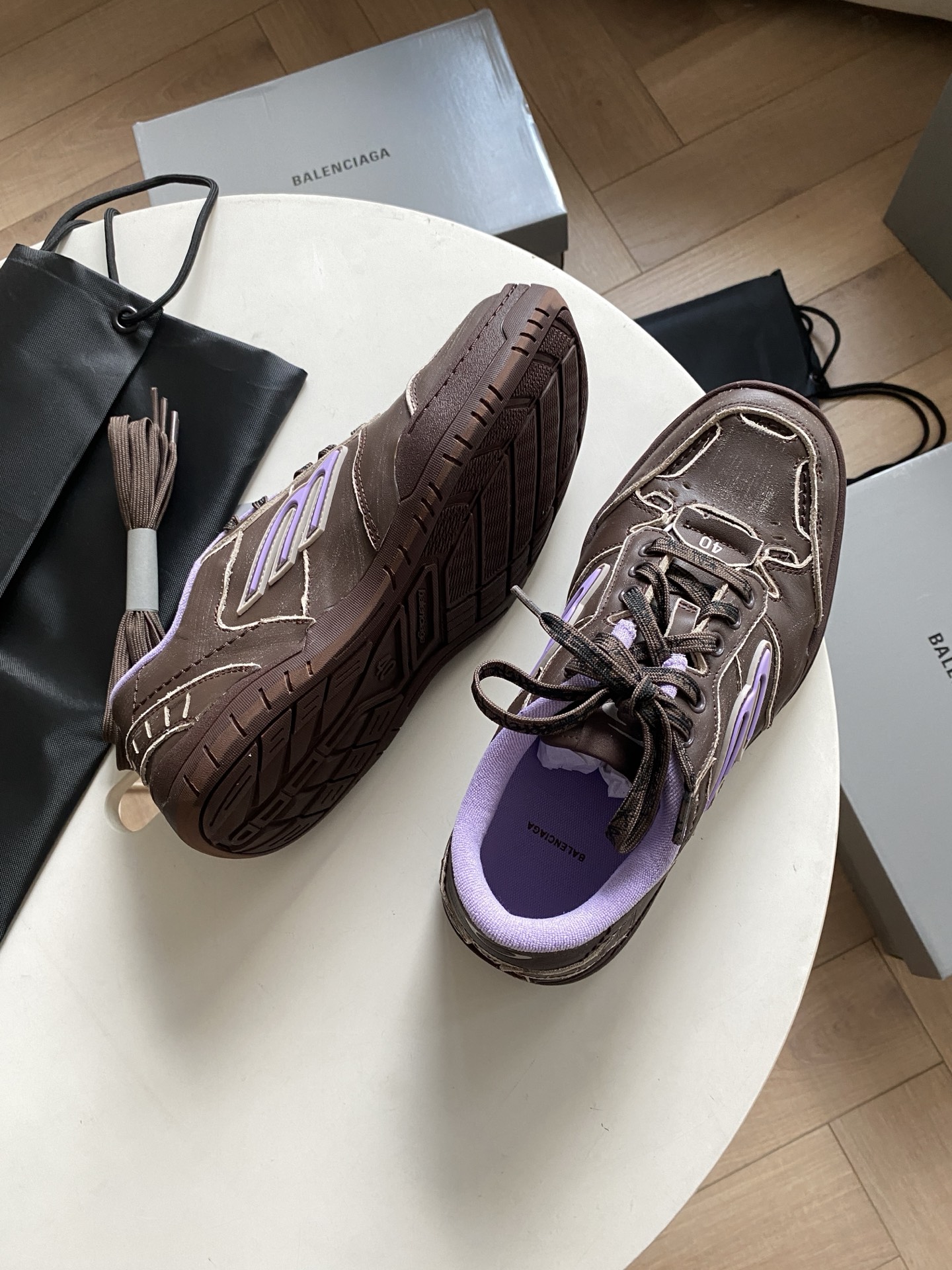 Blenciaga Hamptons Medium Worn-out Sneaker in Brown/lilac