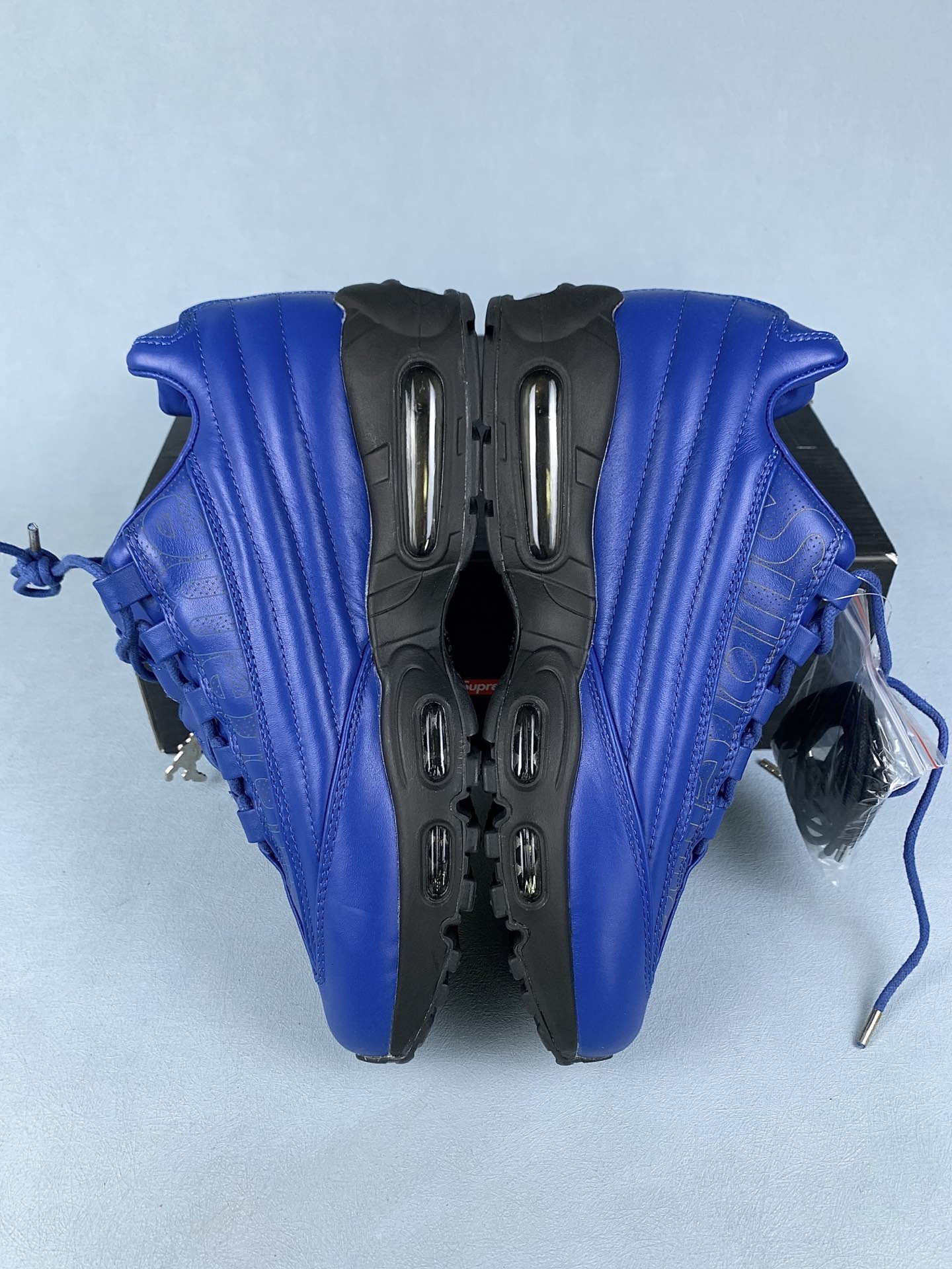 Supreme × Nike Air Max 95 Lux "Blue"