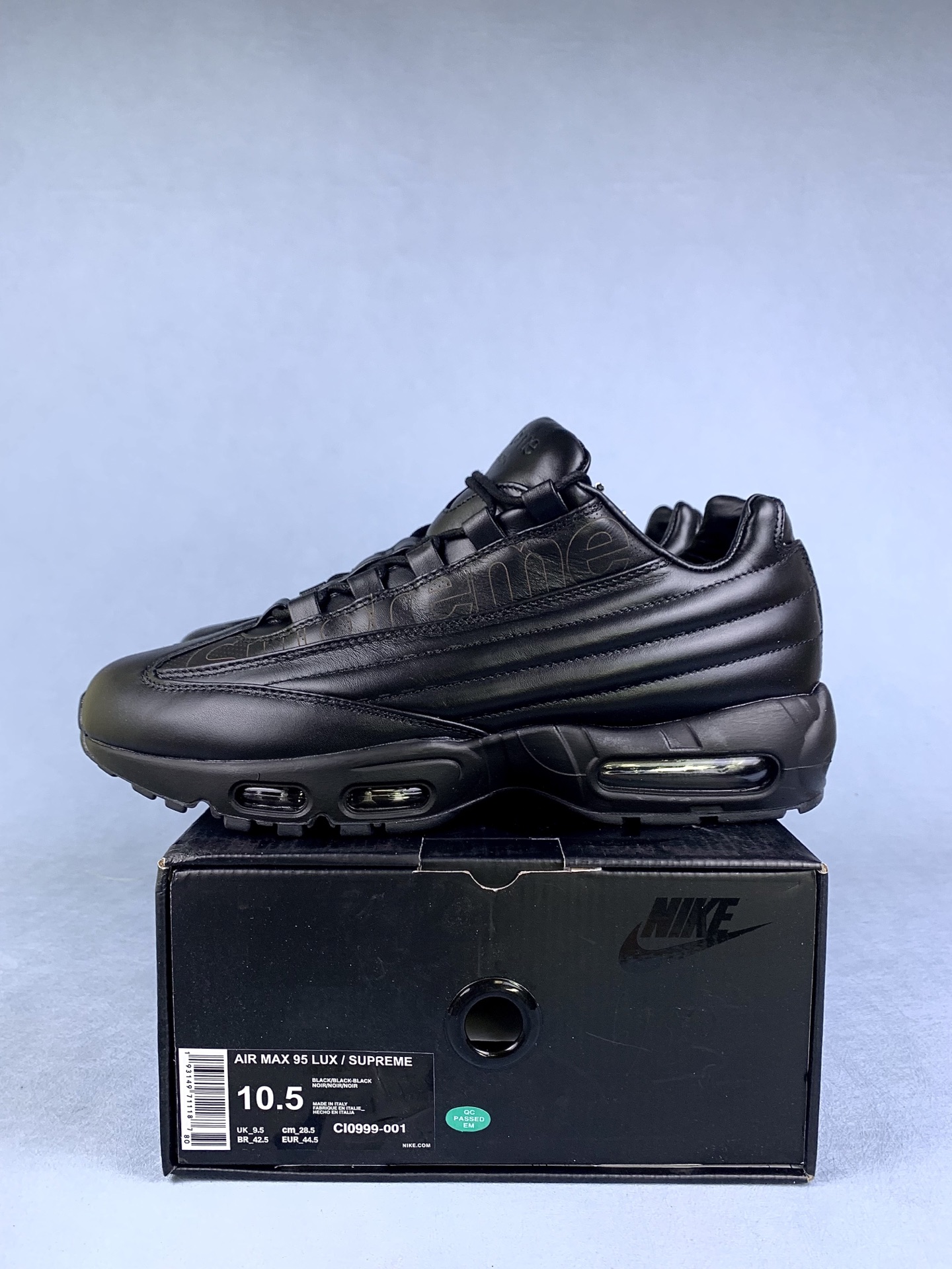 Supreme × Nike Air Max 95 Lux "Triple Black"